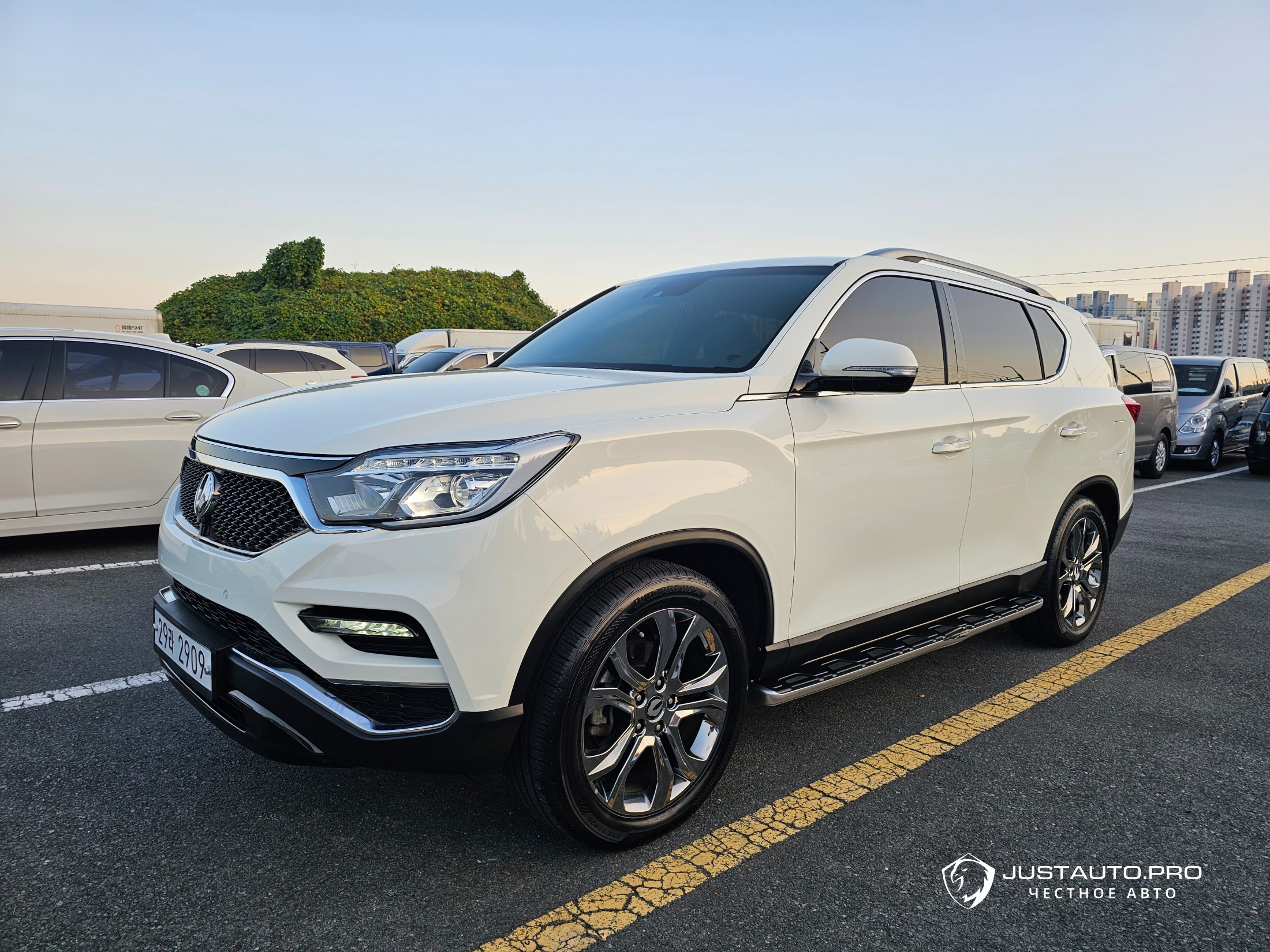 Автомобиль KG_Mobility_Ssangyong Rexton