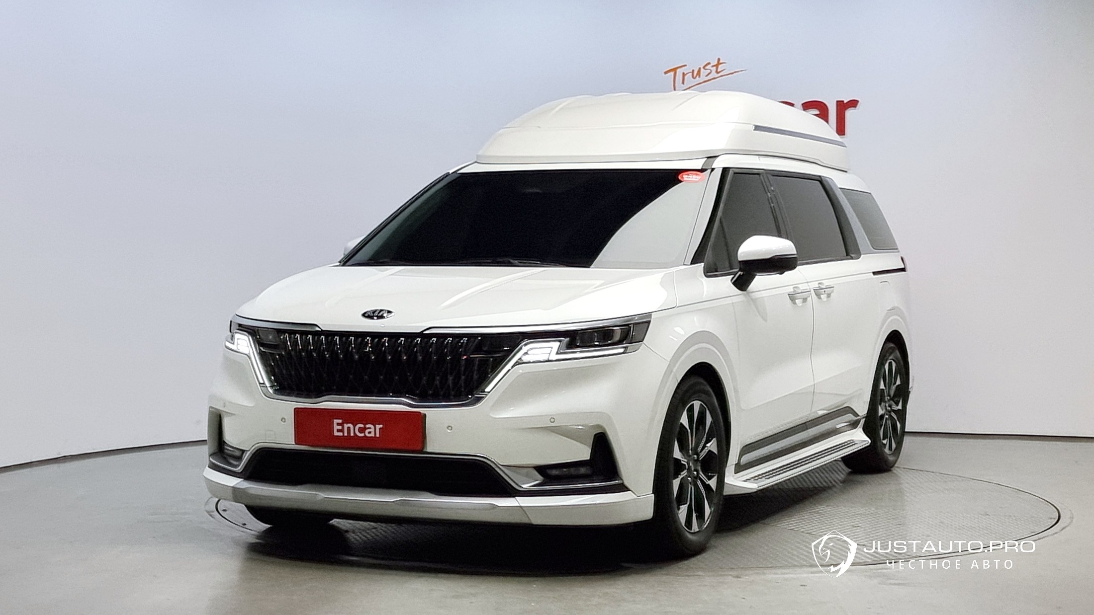 Автомобиль Kia Canival