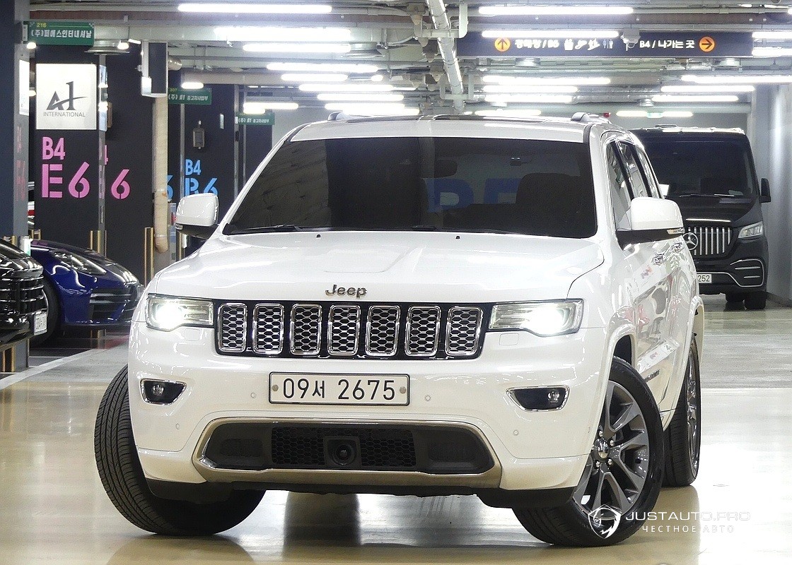 Автомобиль Jeep Cherokee