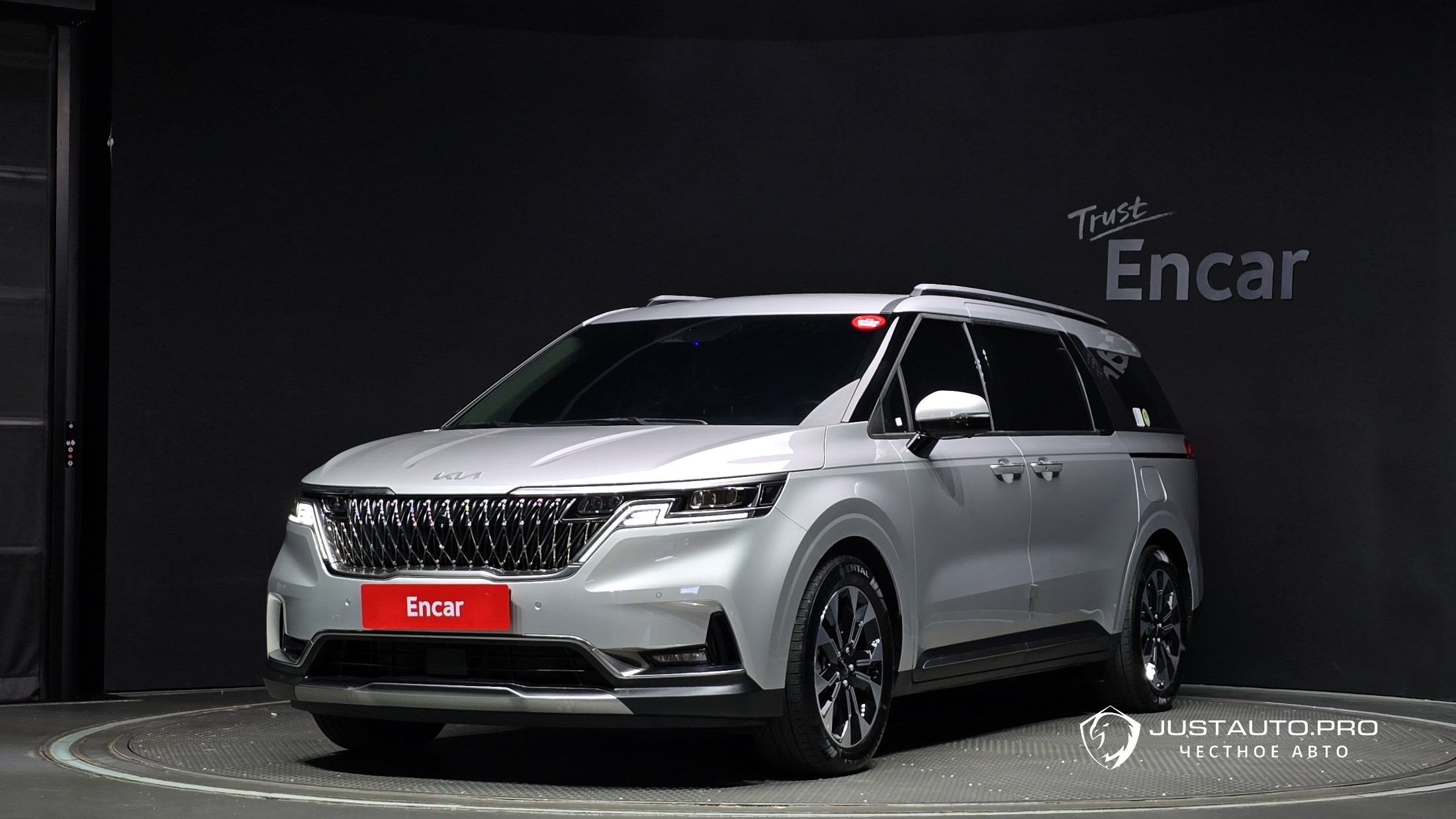 Автомобиль Kia Canival