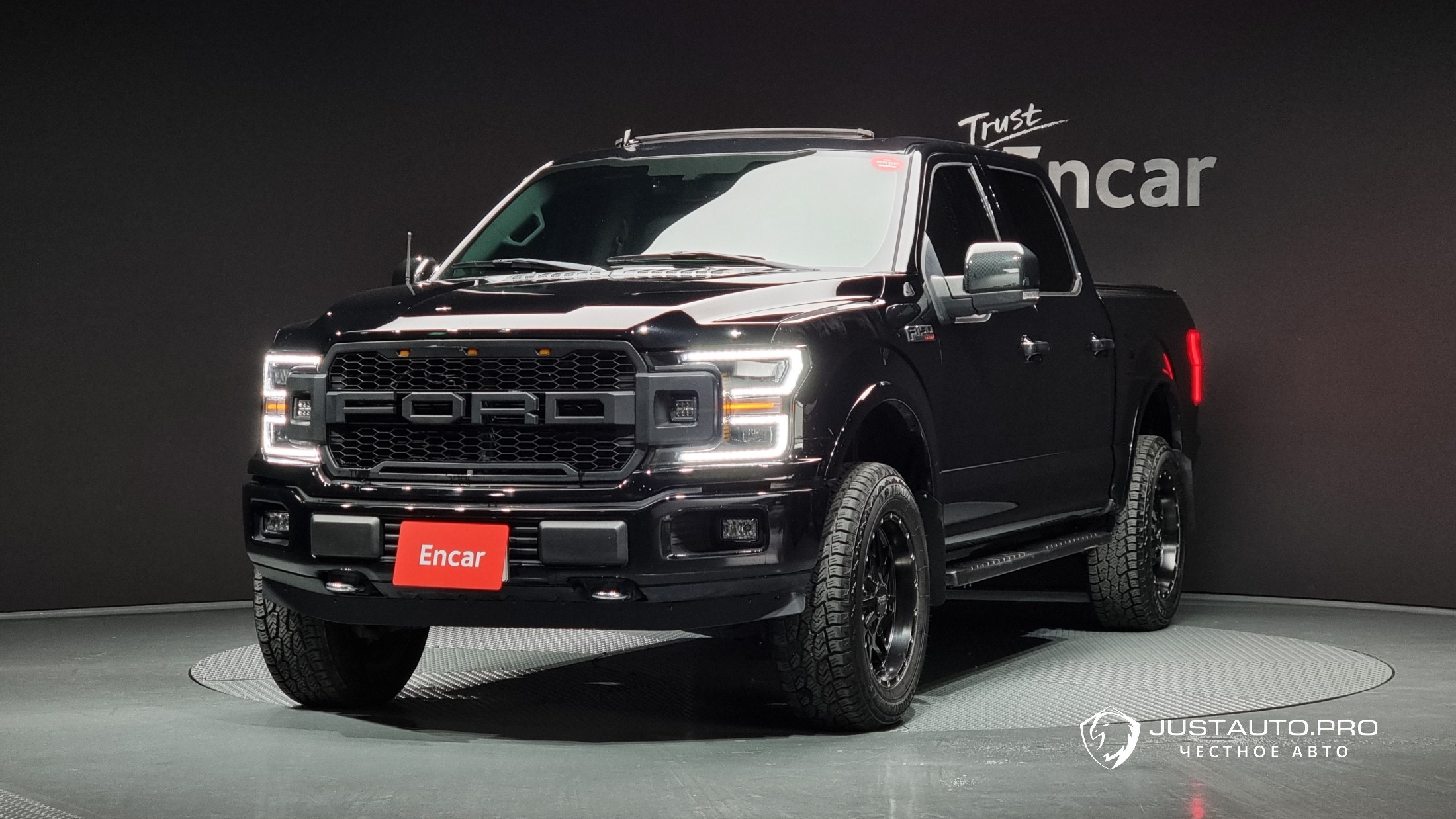 Автомобиль Ford F150