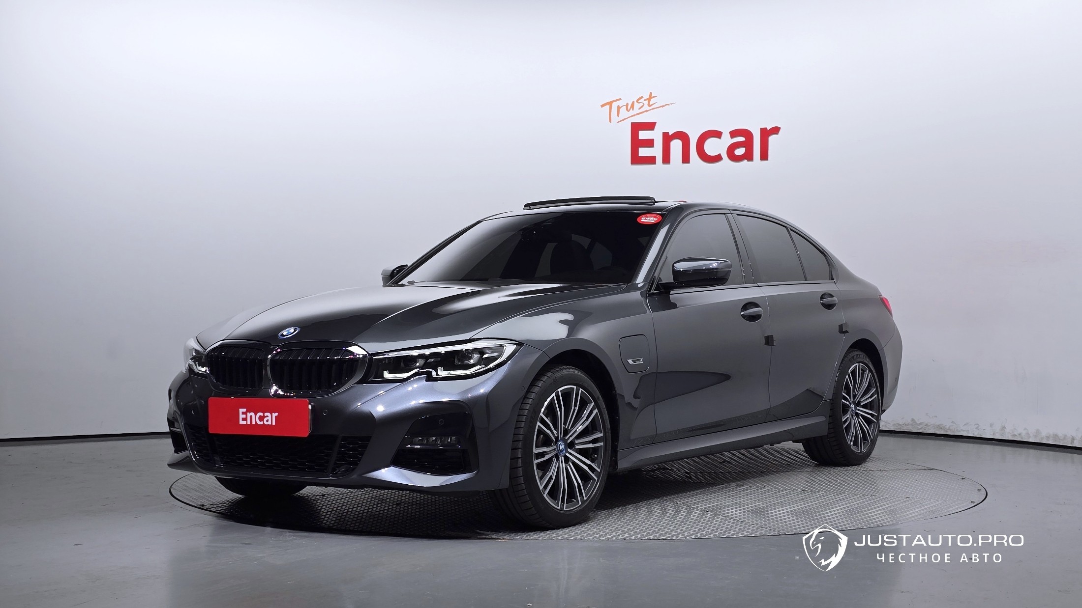Автомобиль BMW 3-Series