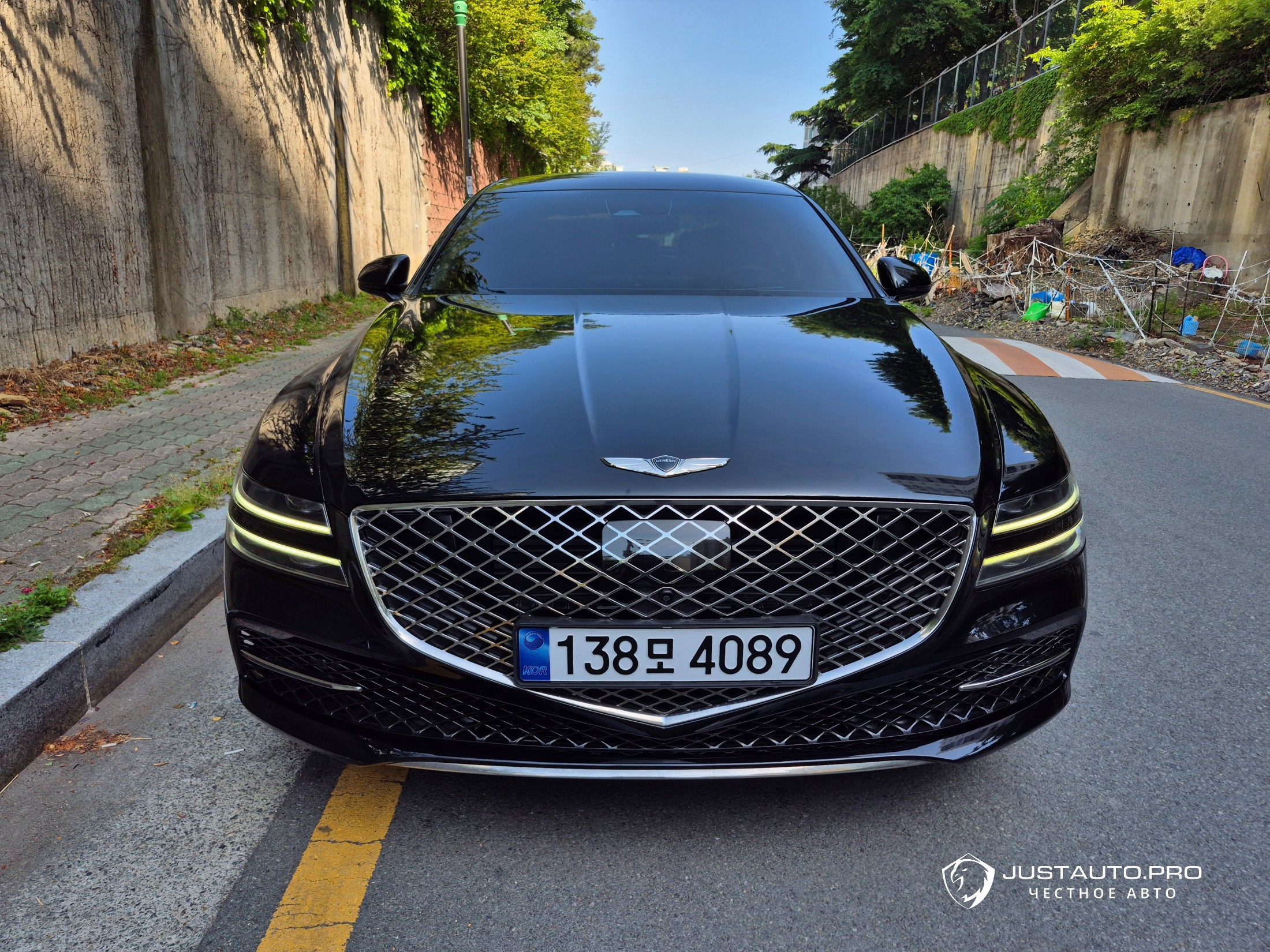 Автомобиль Genesis G80
