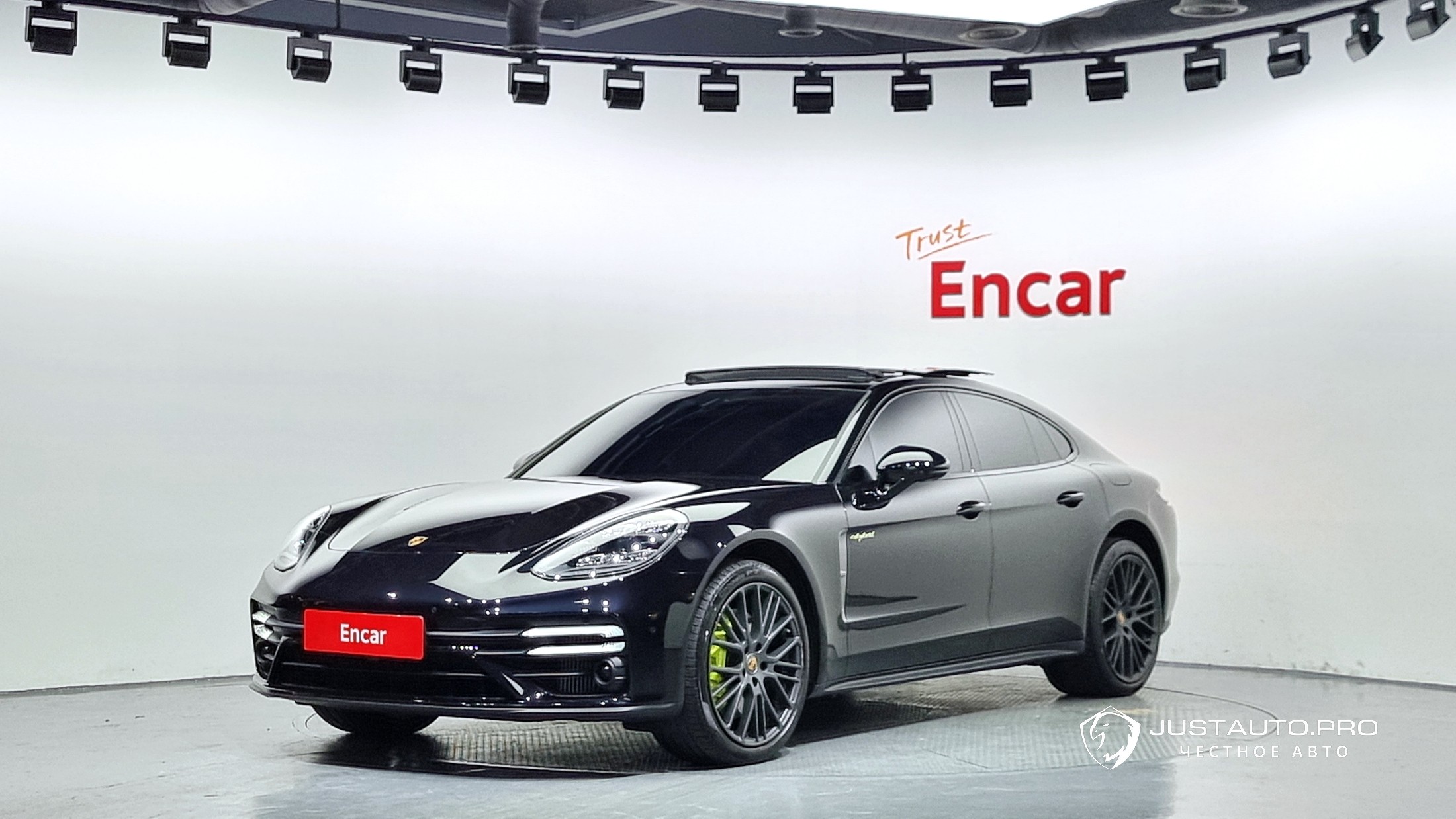 Автомобиль Porsche Panamera