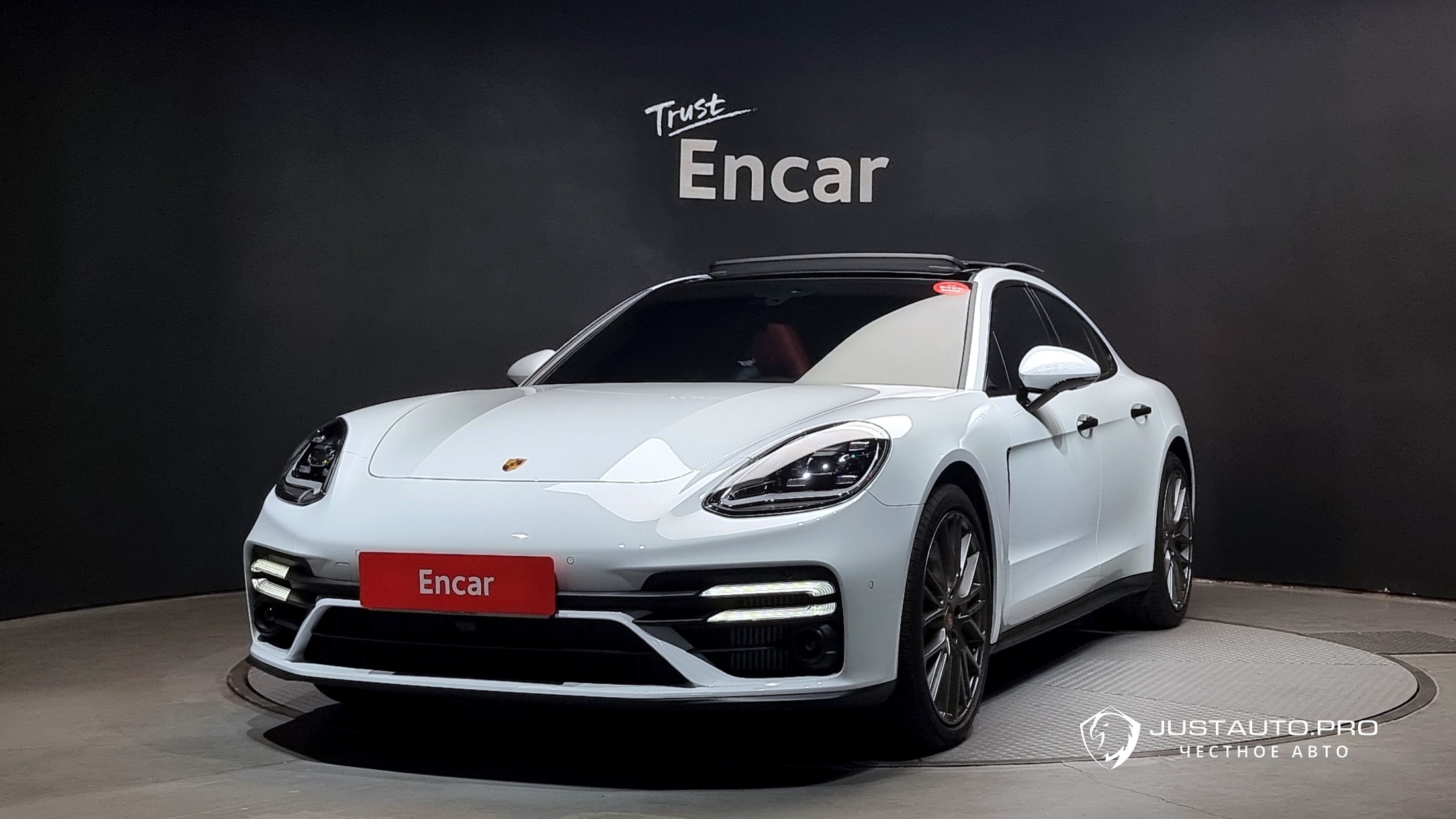 Автомобиль Porsche Panamera