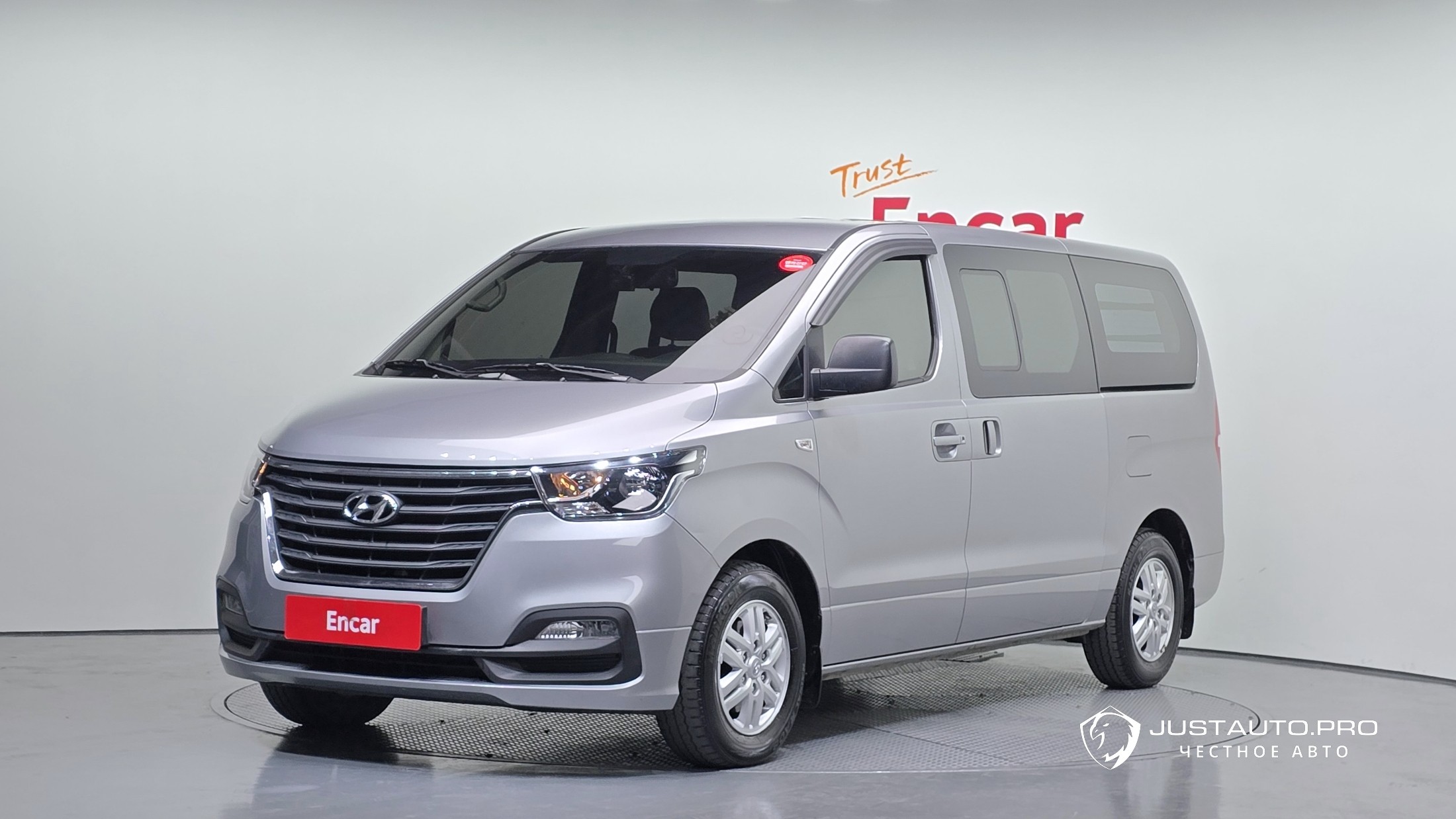 Автомобиль Hyundai Starex
