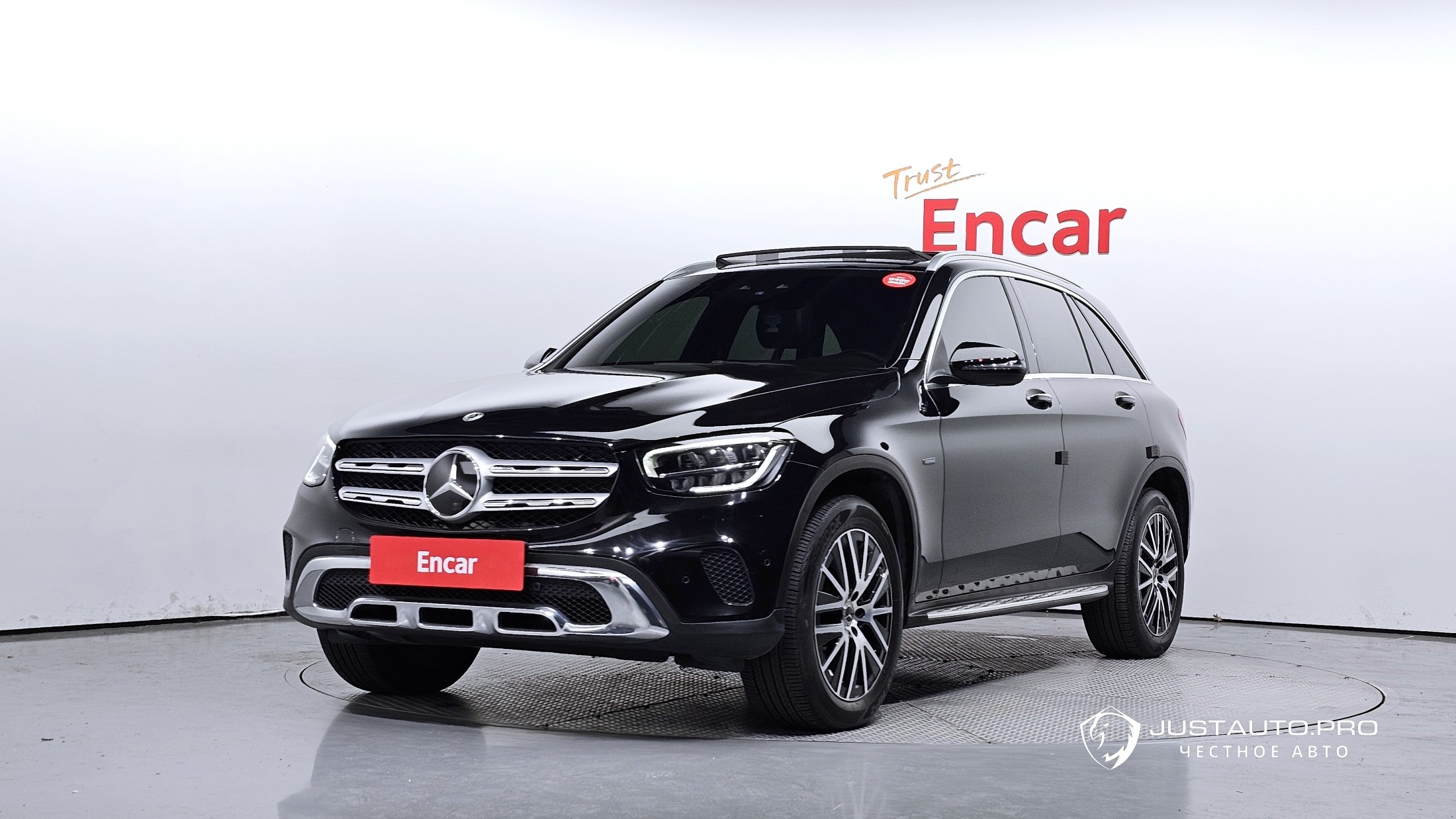 Автомобиль Mercedes-Benz GLC-Class