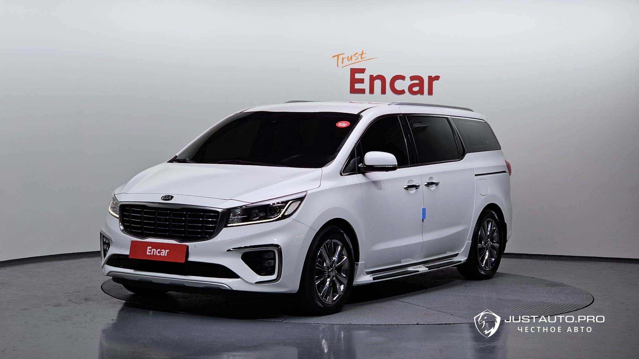 Автомобиль Kia Canival