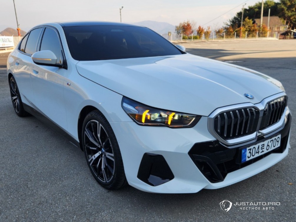 Автомобиль BMW 5-Series