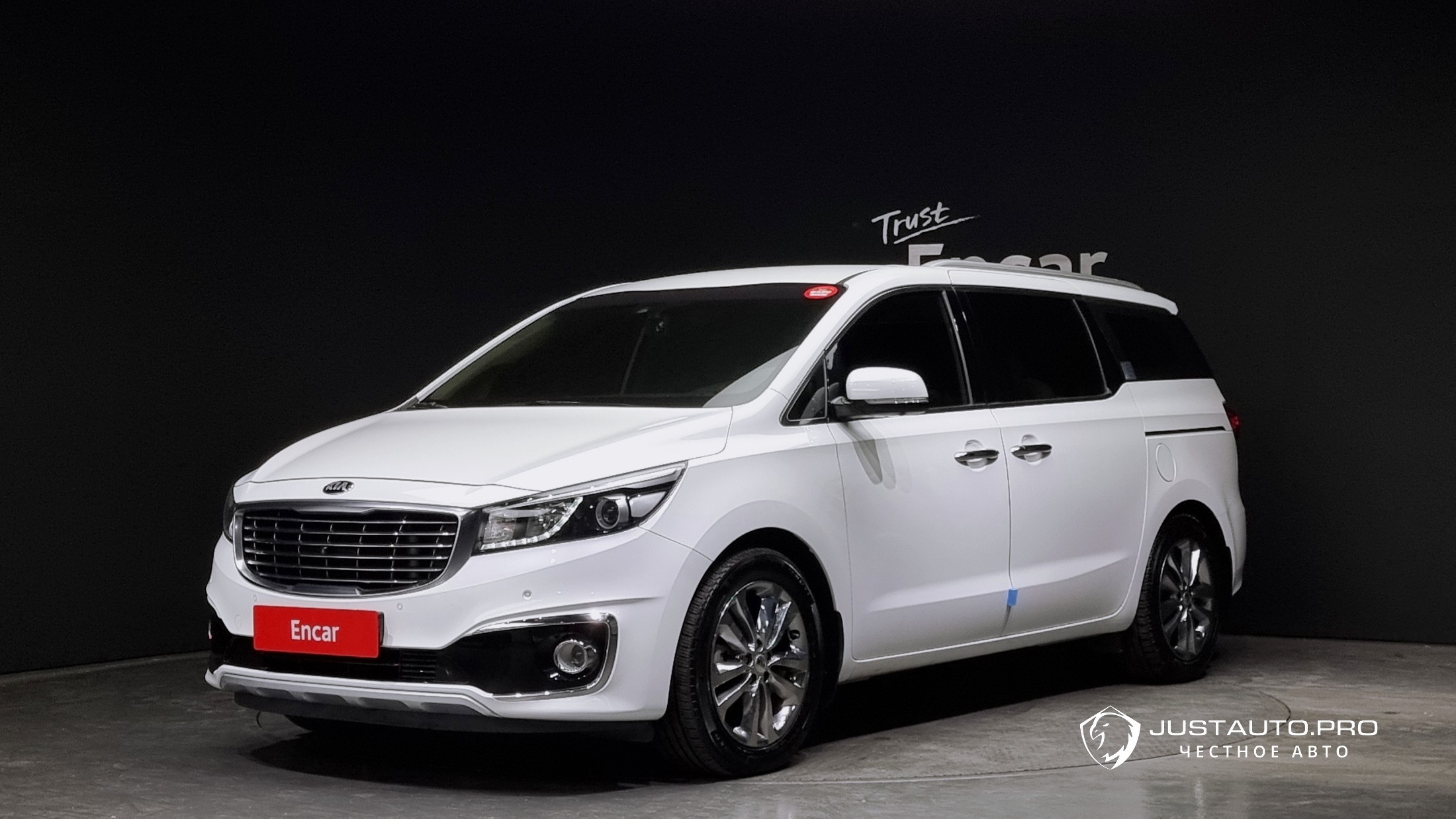 Автомобиль Kia Canival
