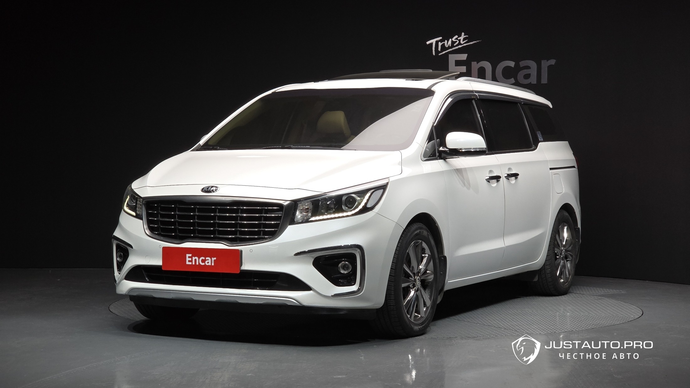 Автомобиль Kia Canival
