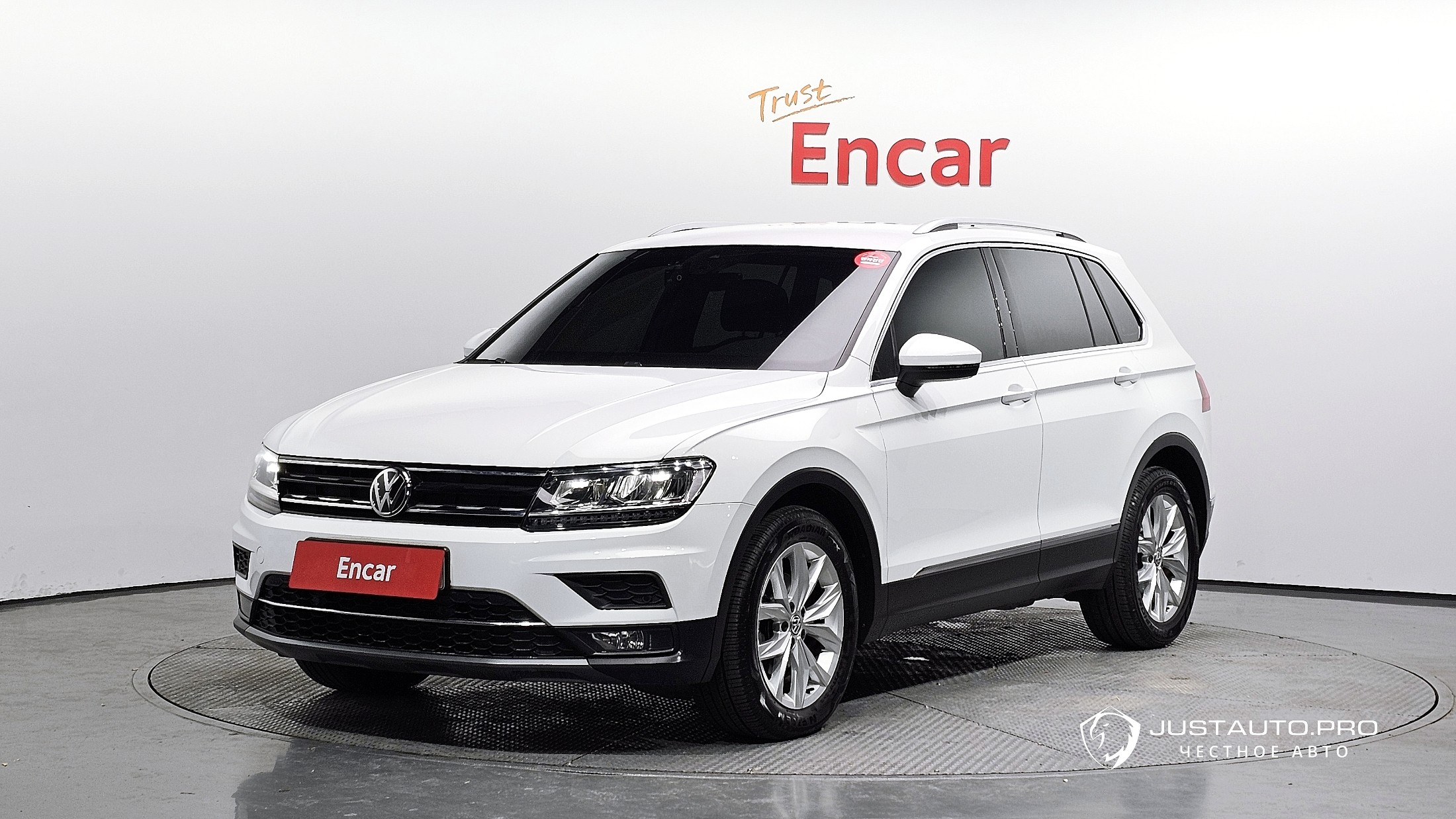 Автомобиль Volkswagen Tiguan