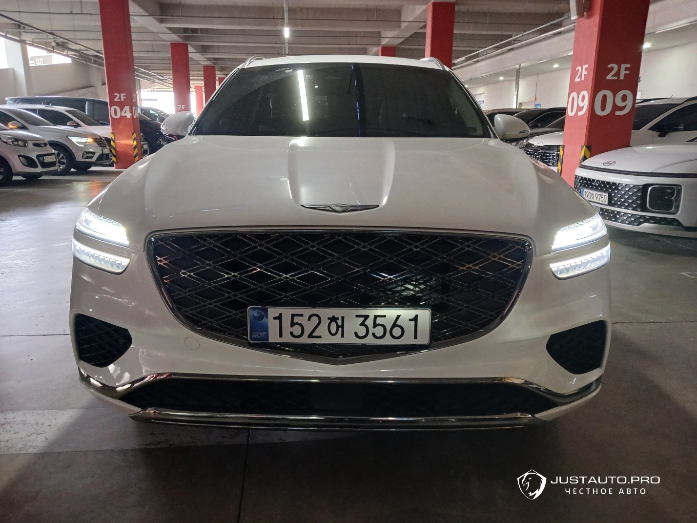 Автомобиль Genesis GV70
