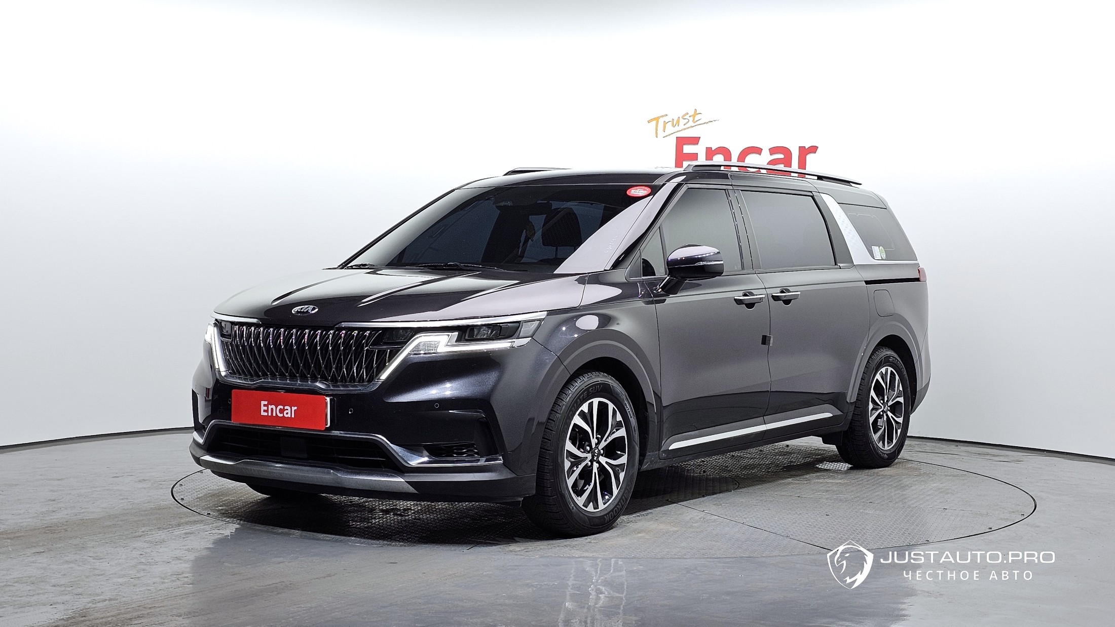 Автомобиль Kia Canival