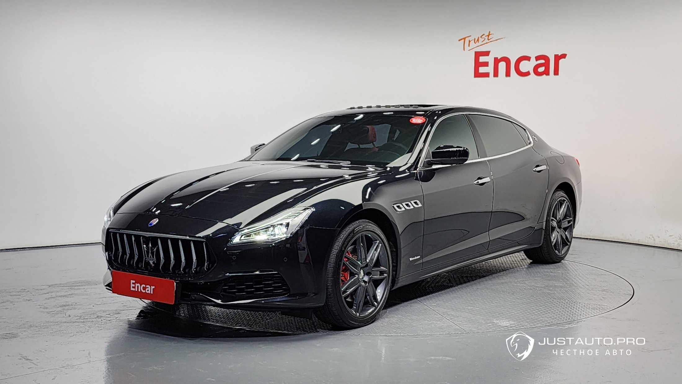 Автомобиль Maserati Quattroporte