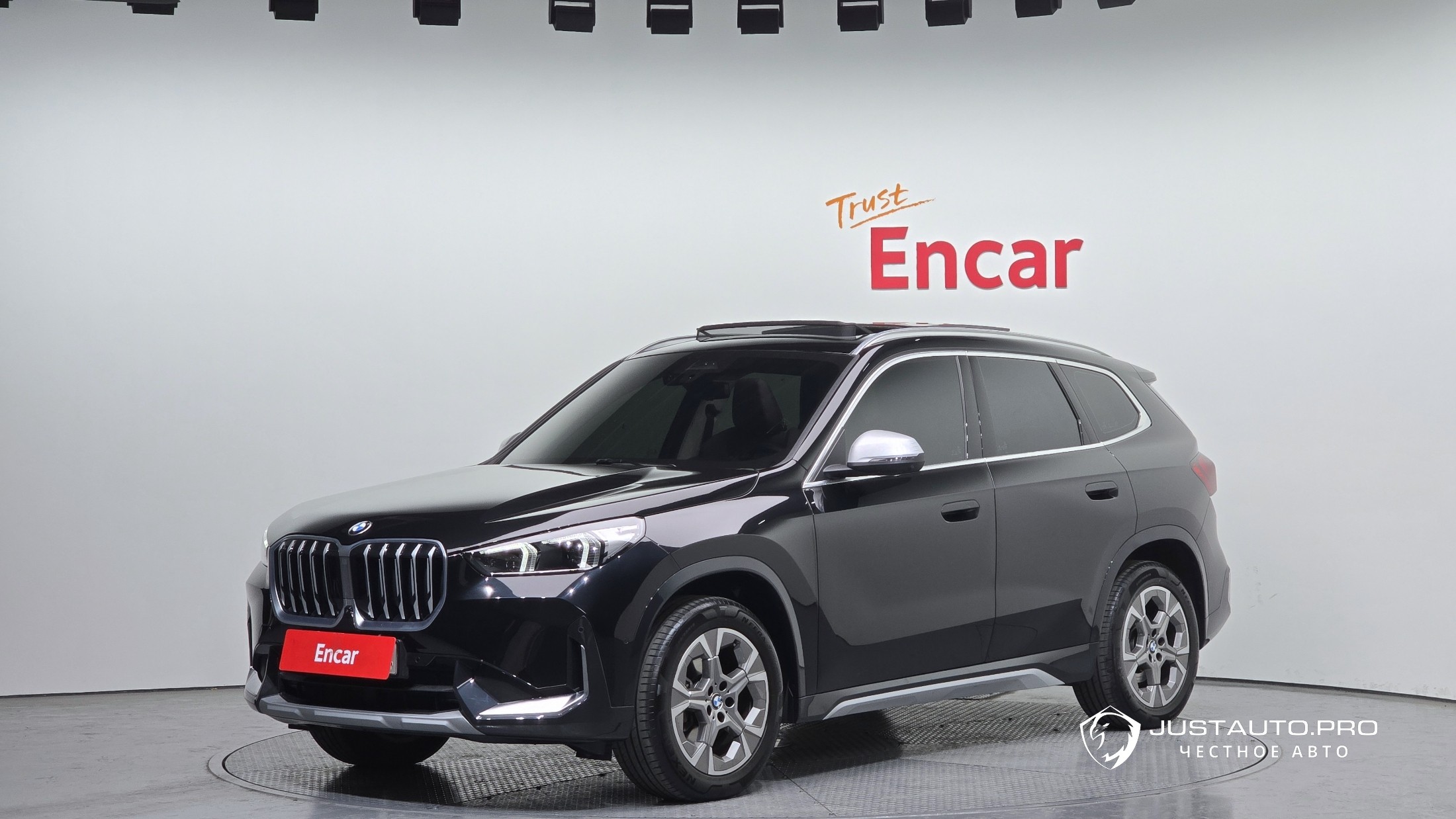 Автомобиль BMW X1