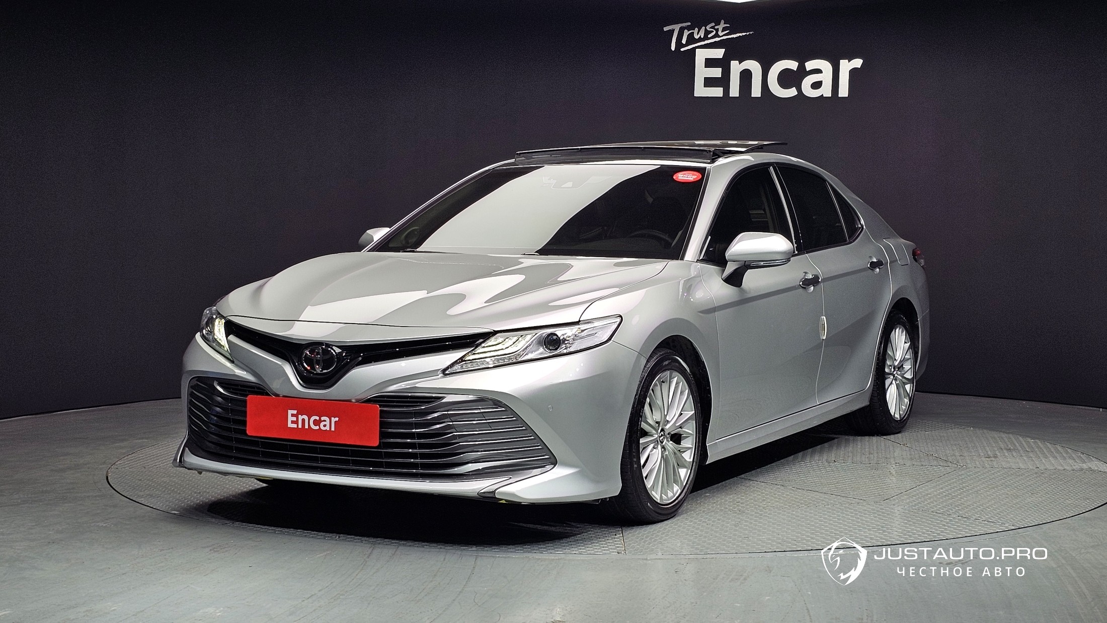Автомобиль Toyota Camry