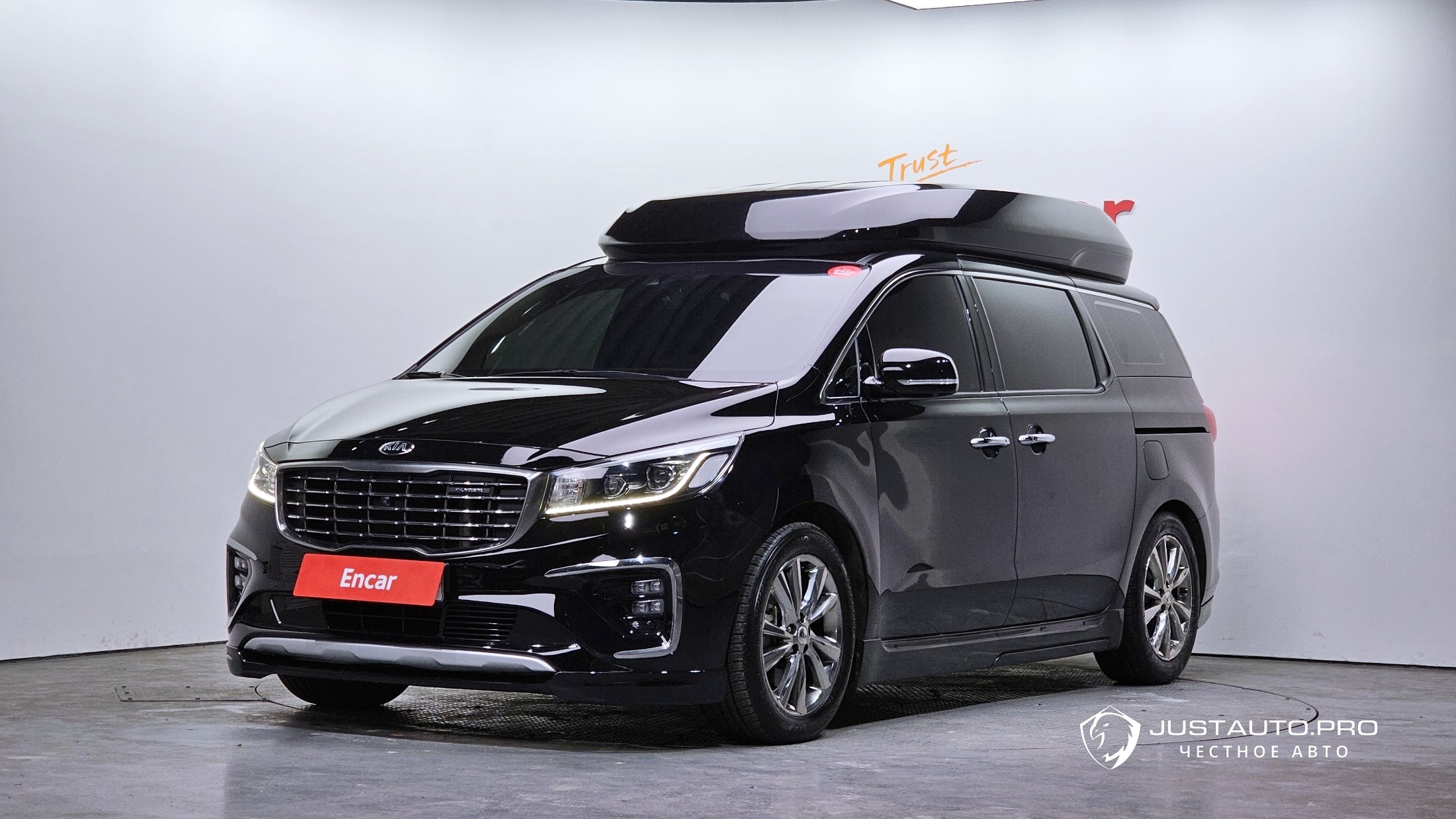 Автомобиль Kia Canival