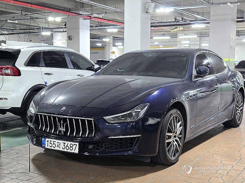 Автомобиль Maserati Ghibli