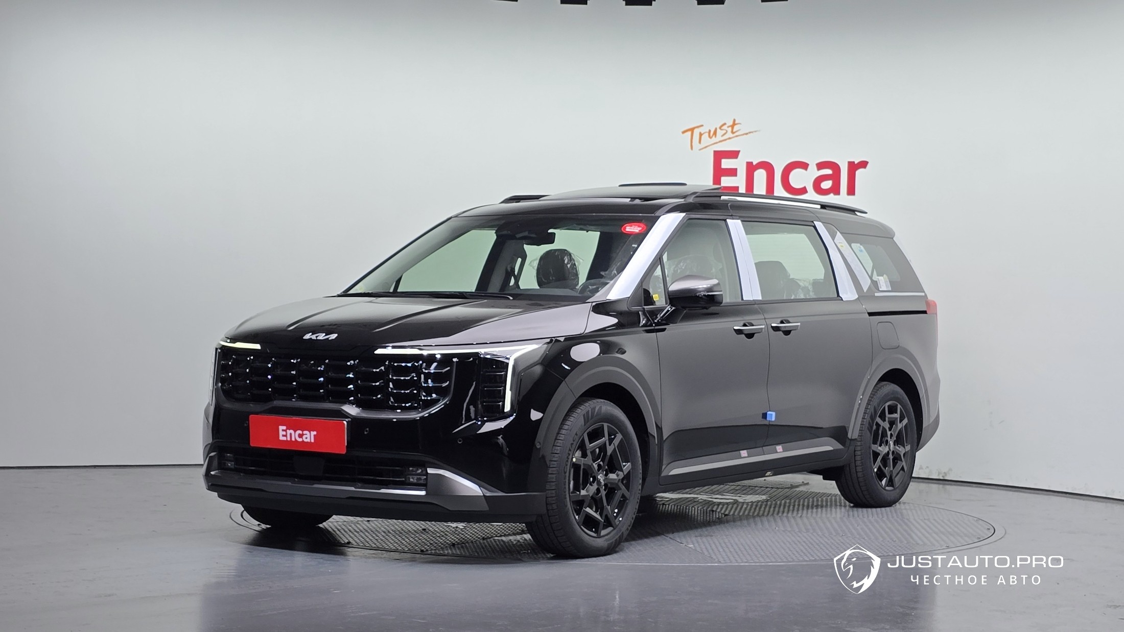Автомобиль Kia Canival