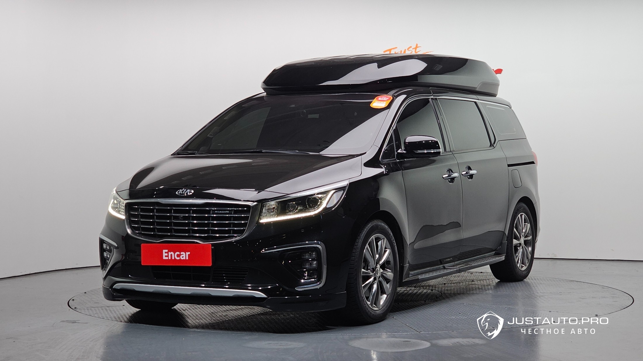 Автомобиль Kia Canival