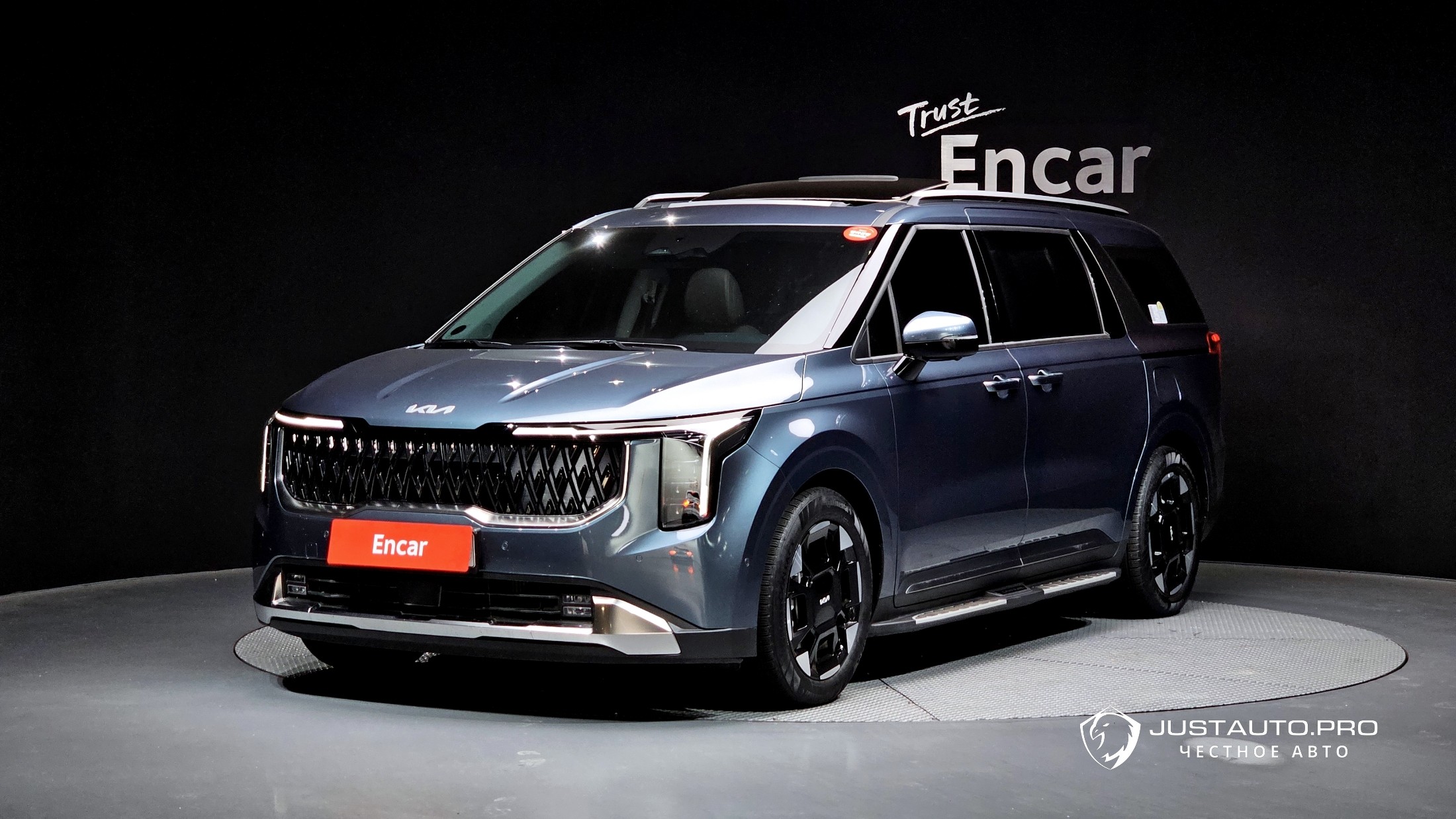 Автомобиль Kia Canival