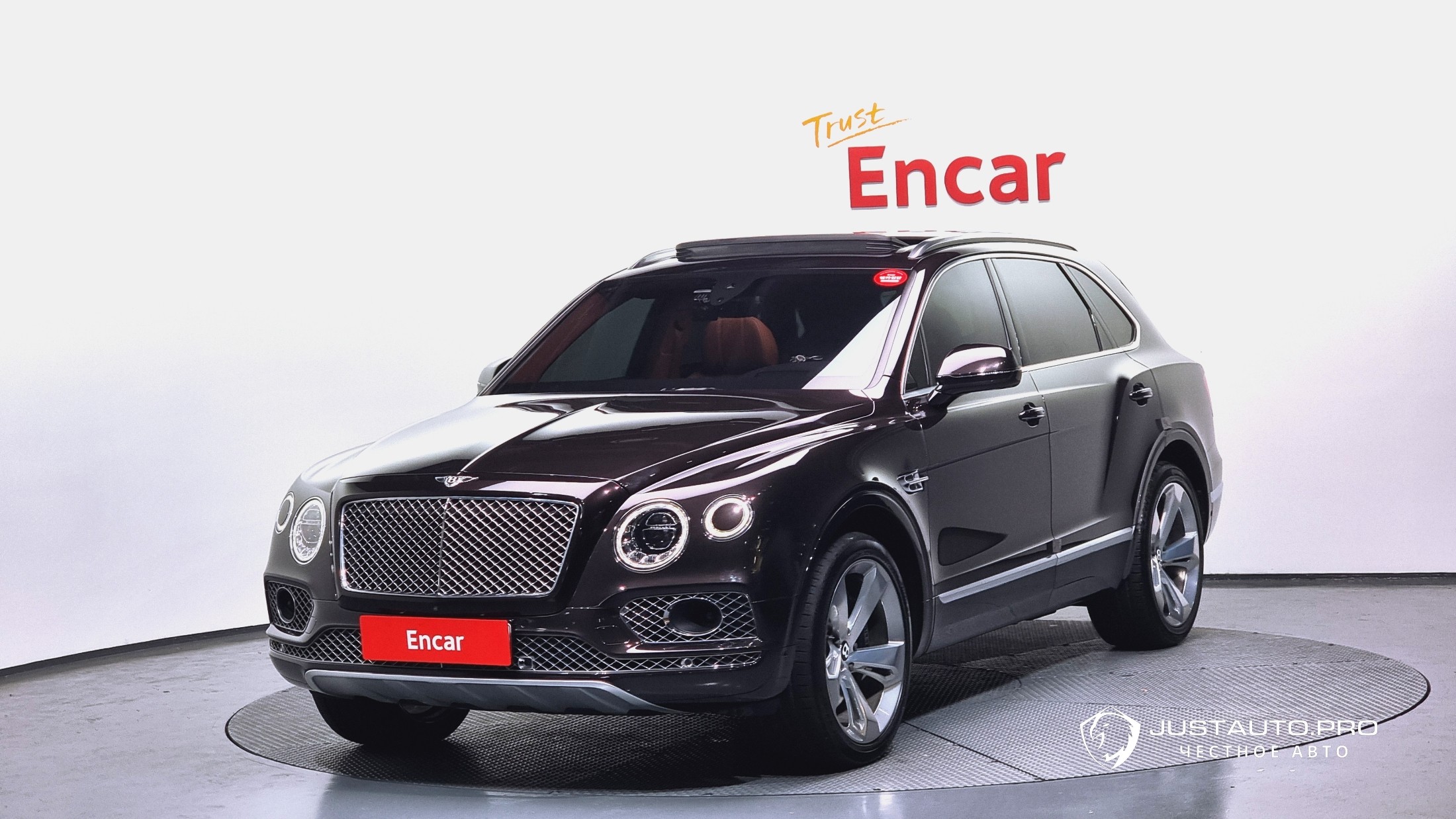 Автомобиль Bentley Bentayga