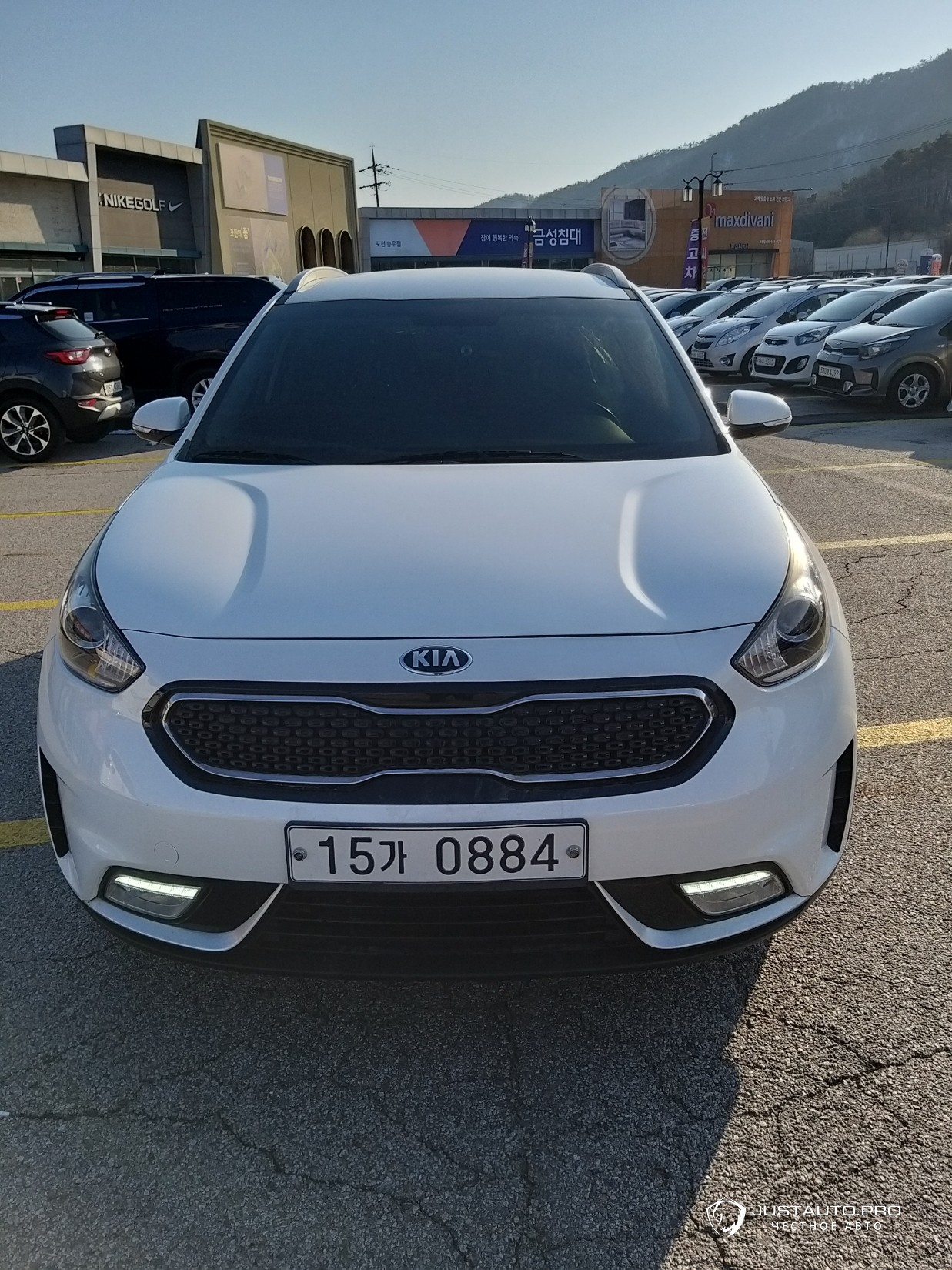 Автомобиль Kia Niro