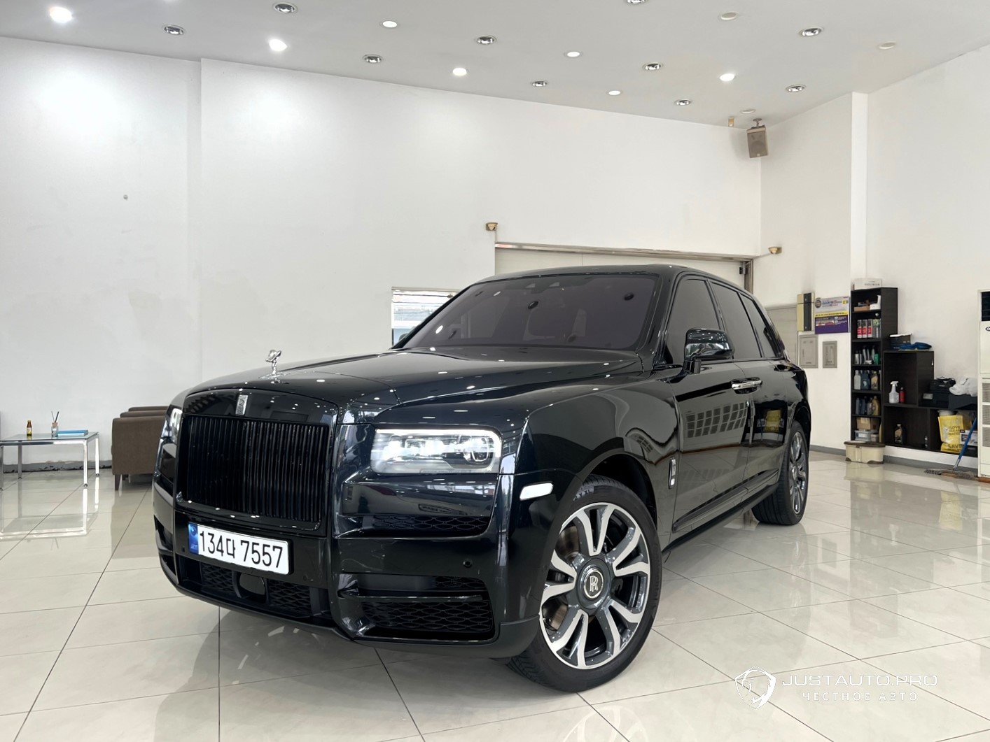 Автомобиль Rolls-Royce Cullinan