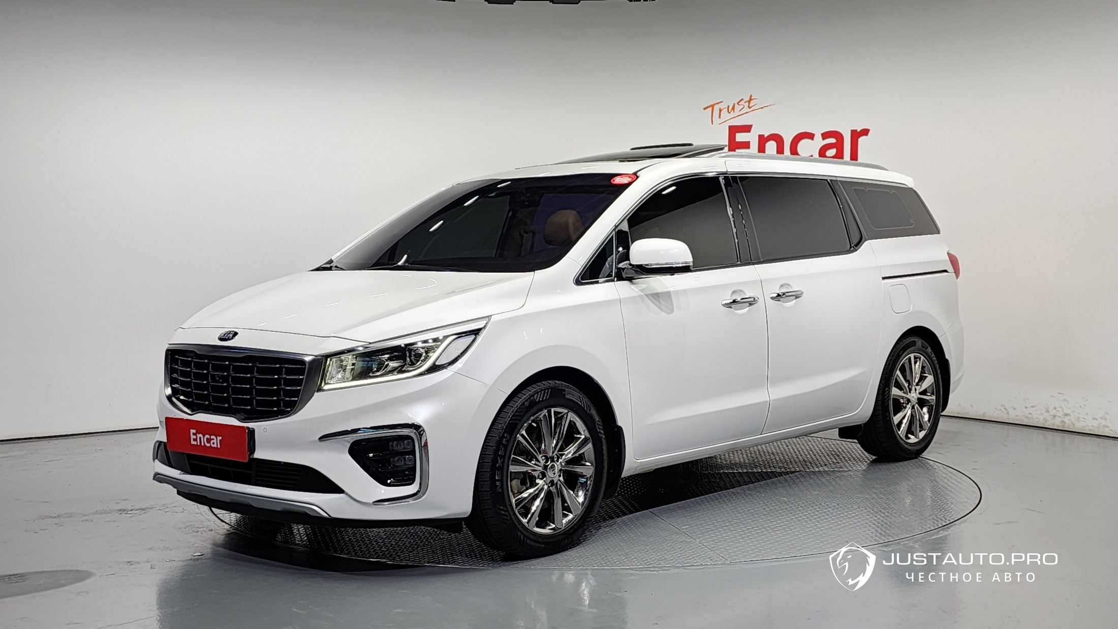 Автомобиль Kia Canival