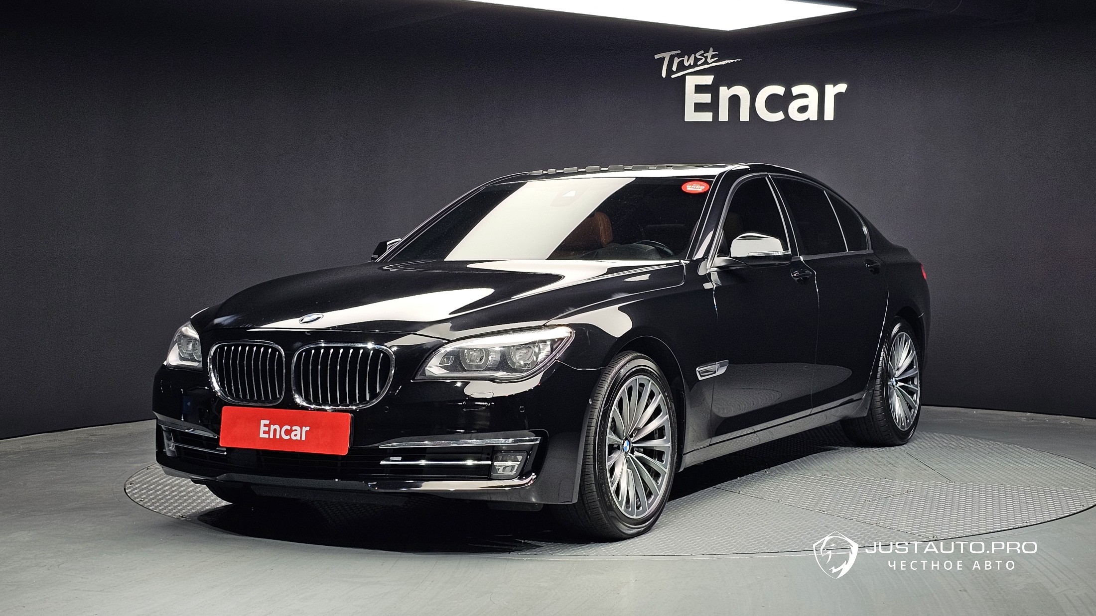 Автомобиль BMW 7-Series