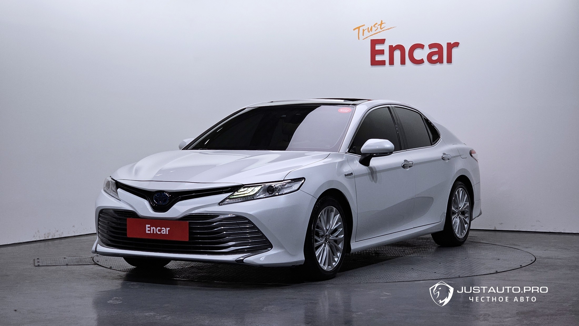Автомобиль Toyota Camry