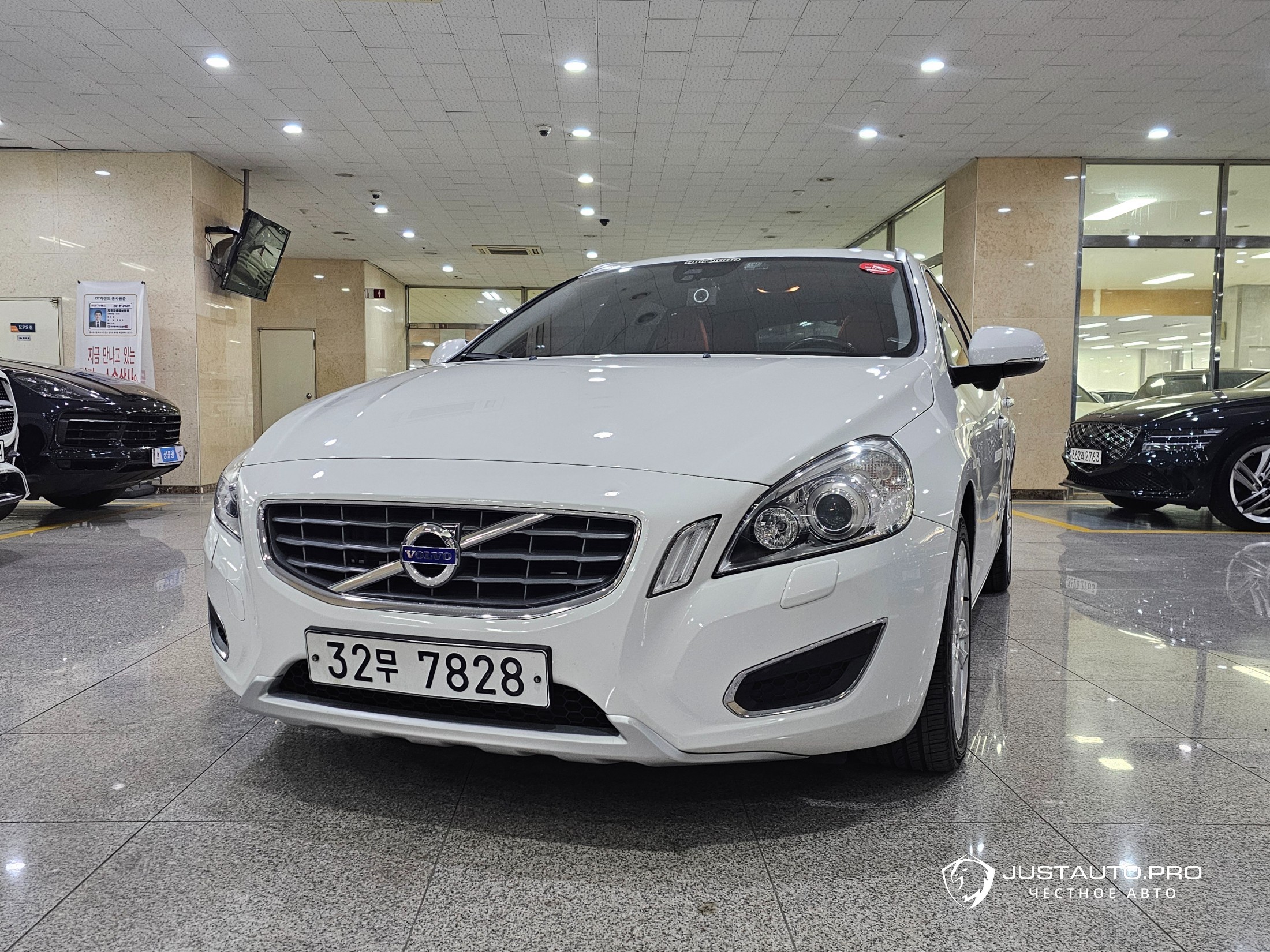 Автомобиль Volvo V60