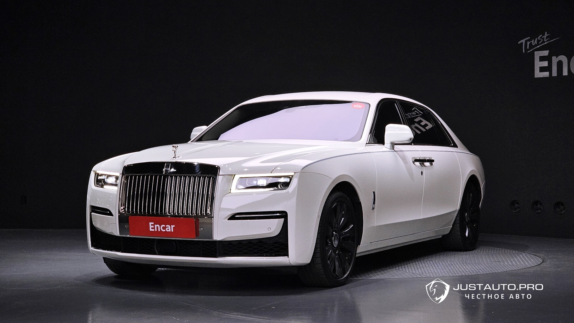 Автомобиль Rolls-Royce Ghost