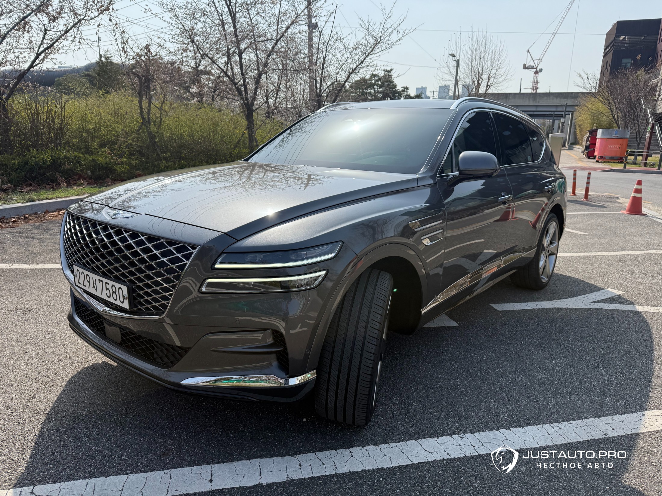 Автомобиль Genesis GV80