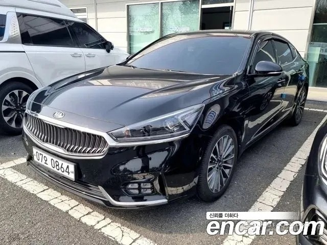 Автомобиль Kia K7