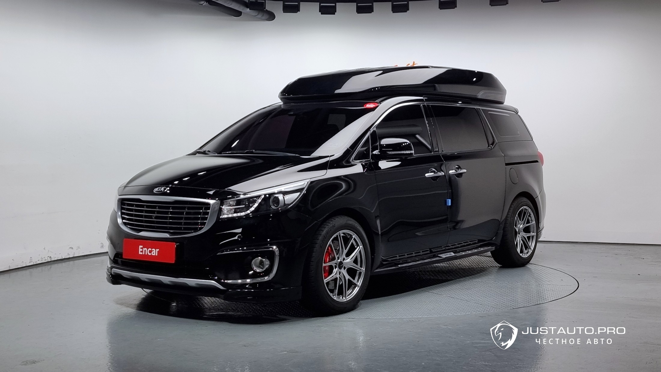 Автомобиль Kia Canival