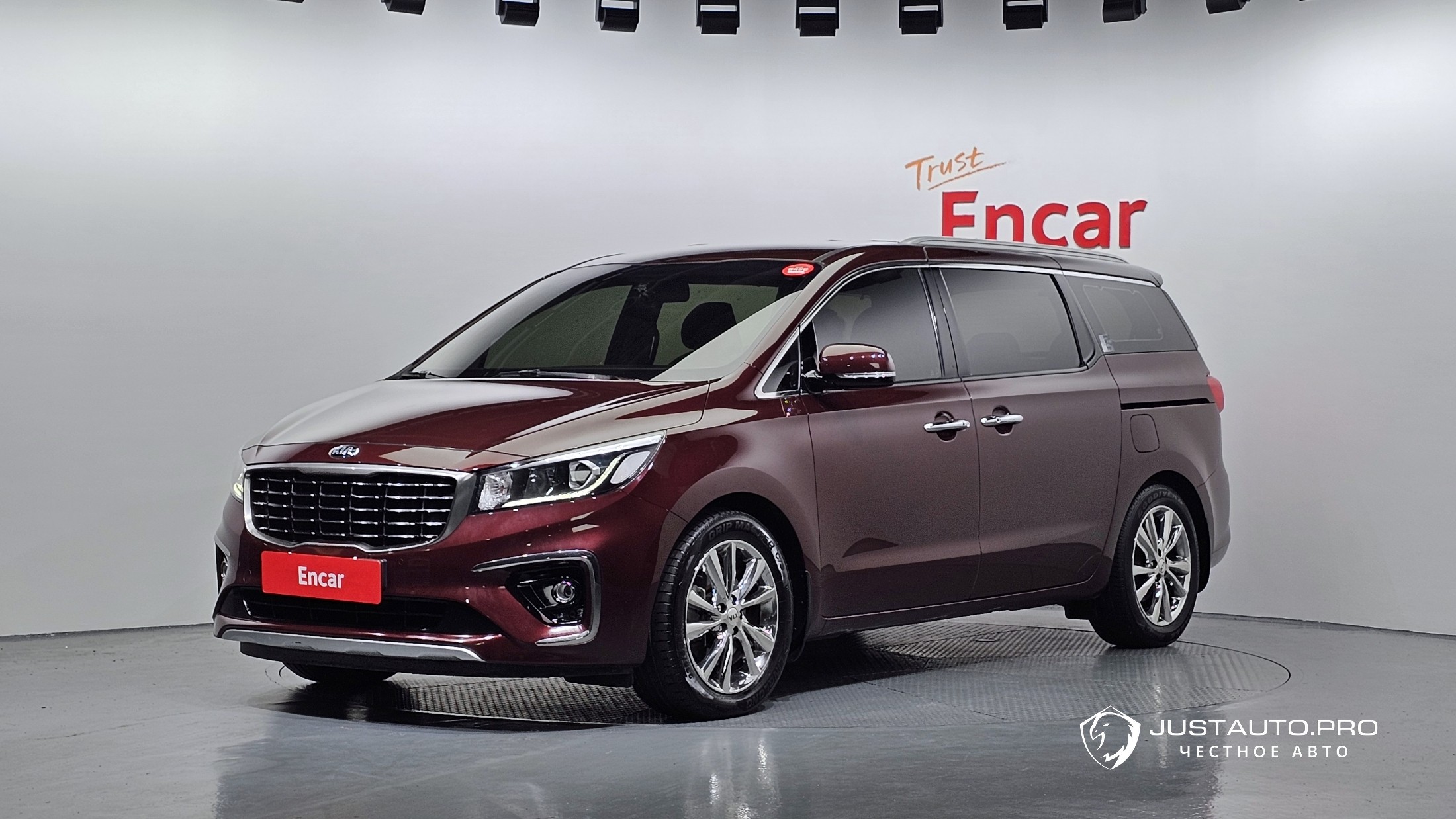 Автомобиль Kia Canival
