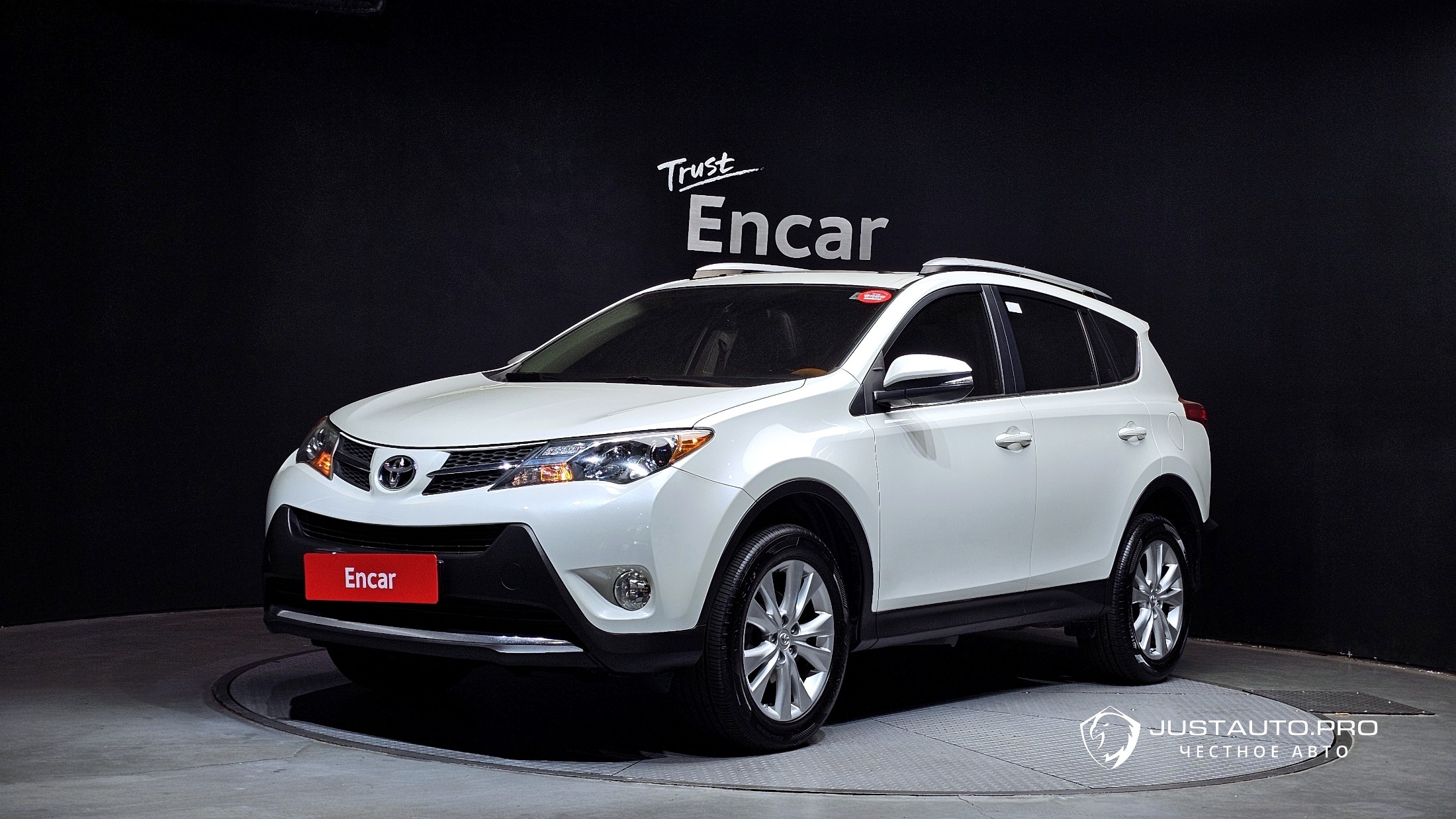 Автомобиль Toyota RAV4