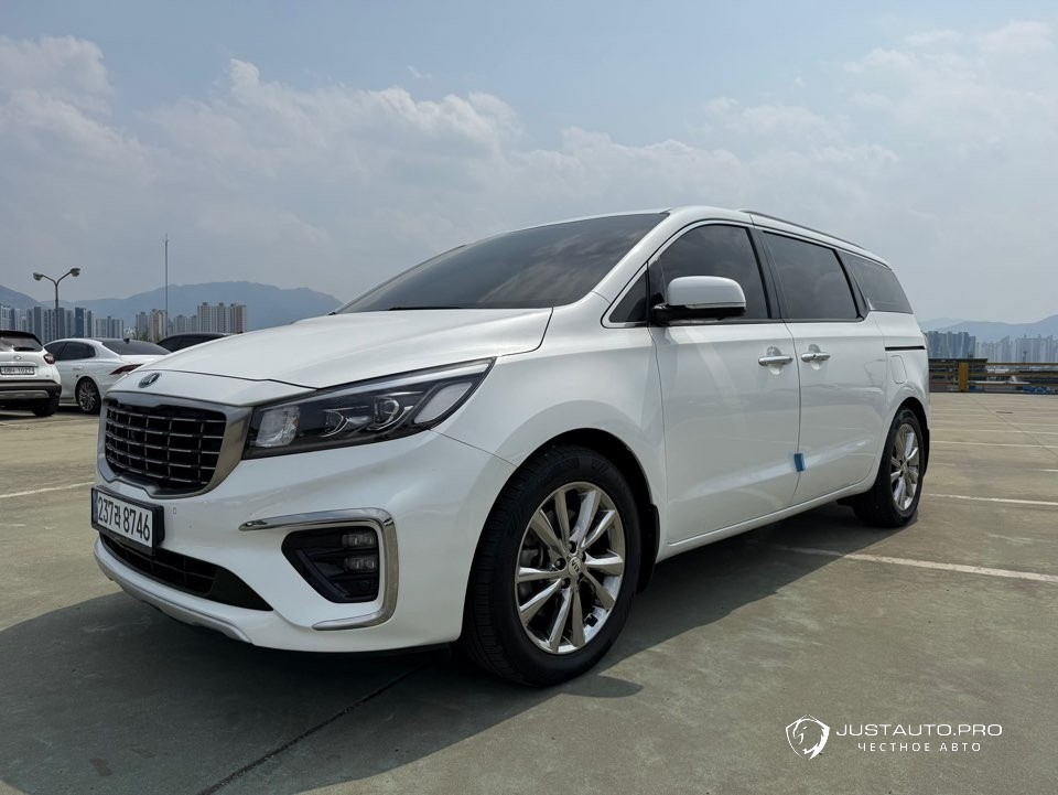 Автомобиль Kia Canival
