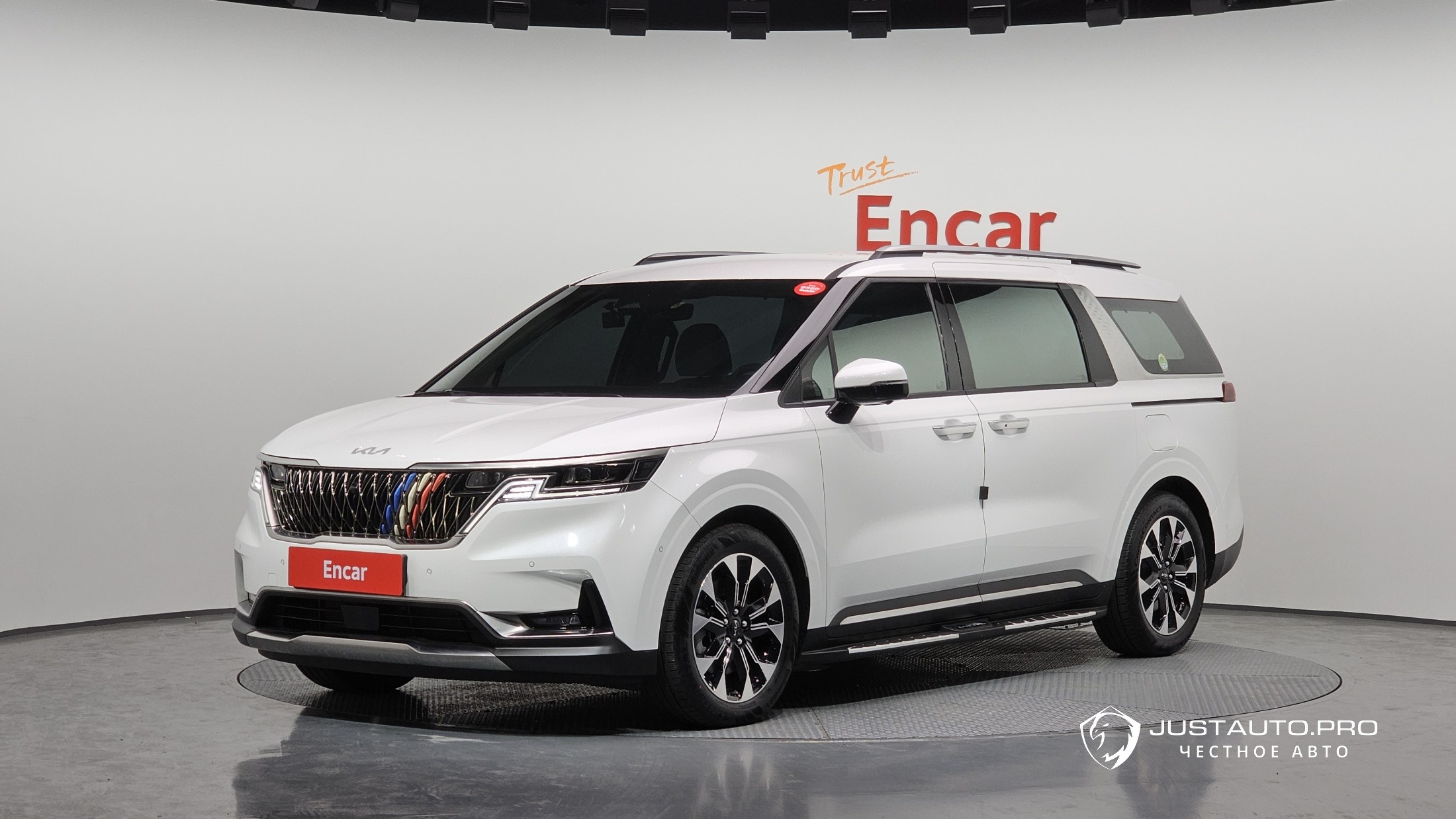Автомобиль Kia Canival