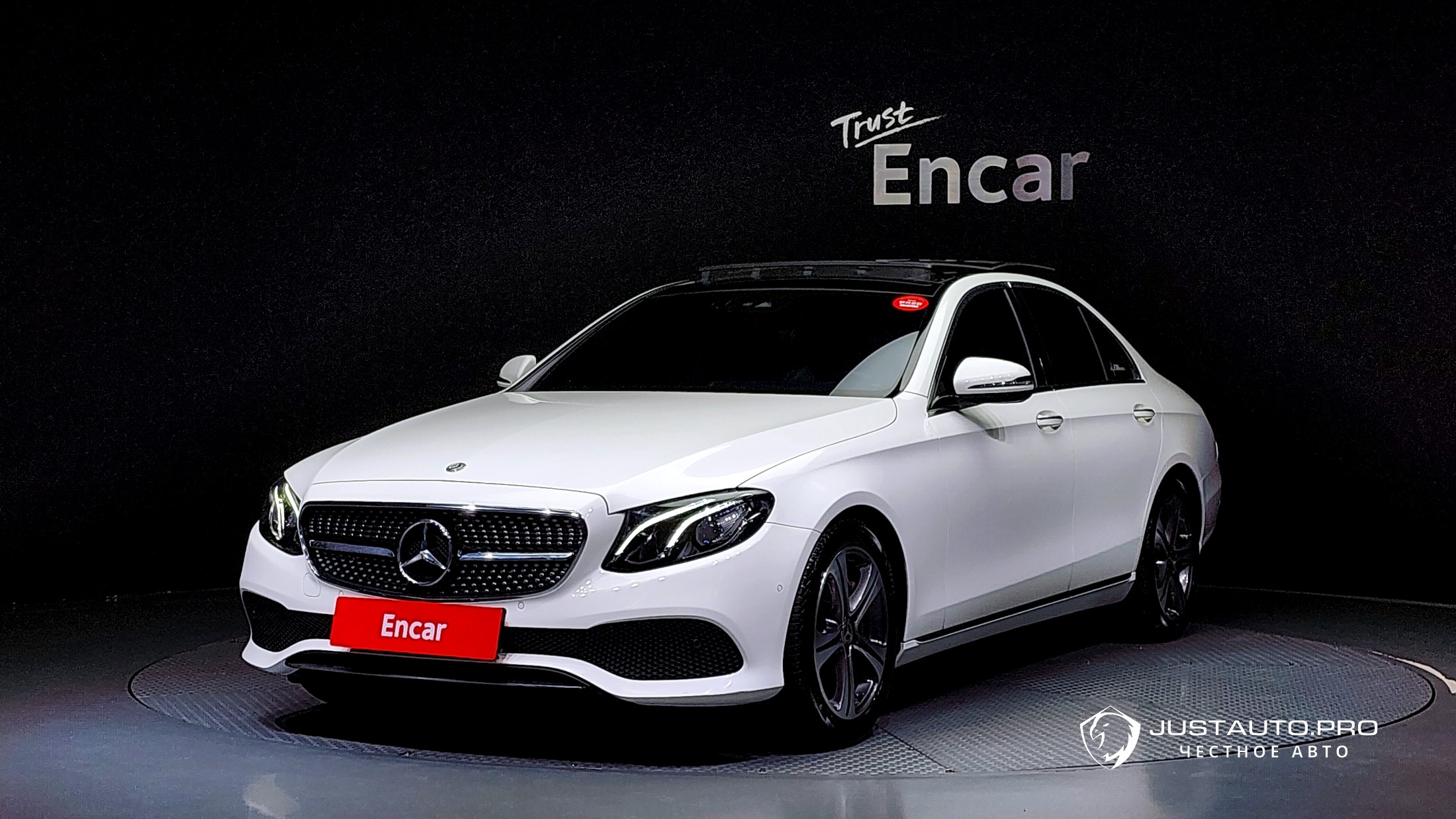 Автомобиль Mercedes-Benz E-Class