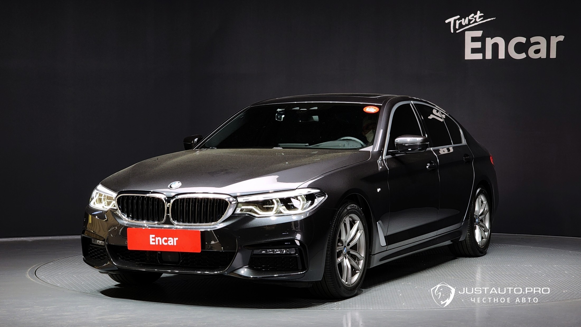 Автомобиль BMW 5-Series