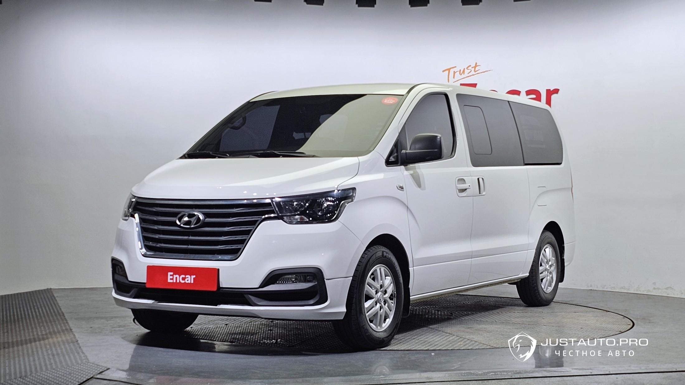 Автомобиль Hyundai Starex