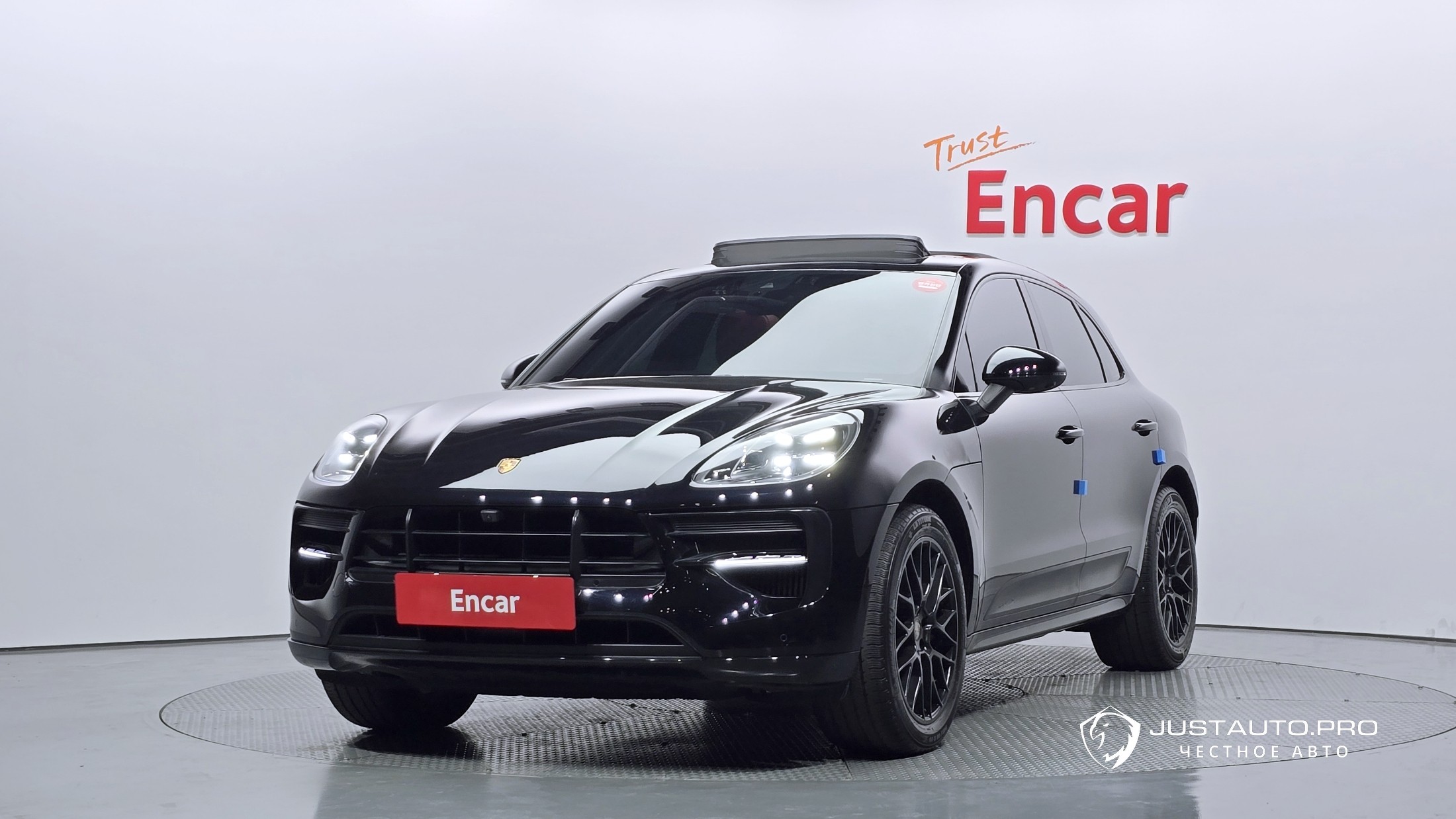 Автомобиль Porsche Macan