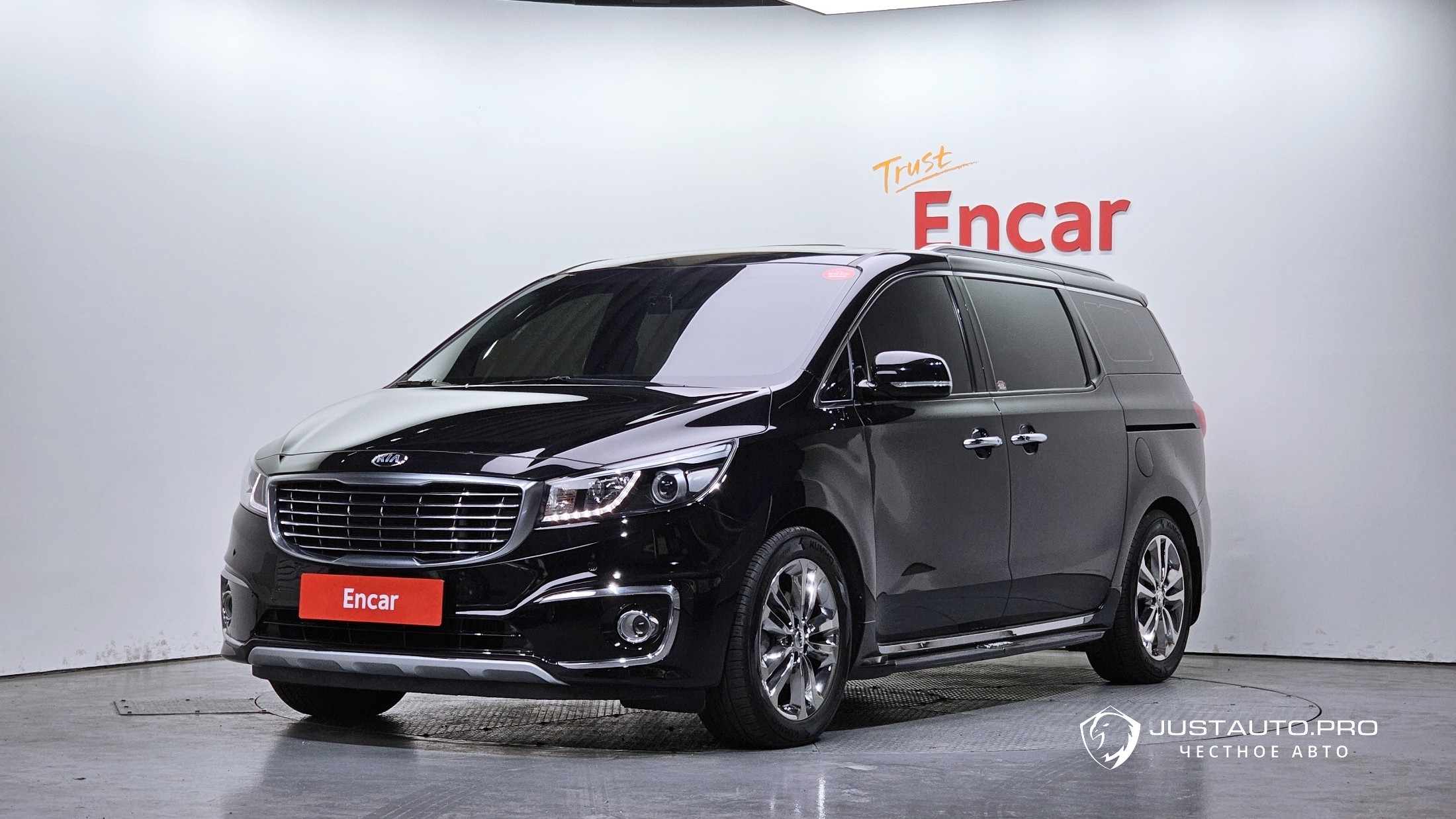 Автомобиль Kia Canival