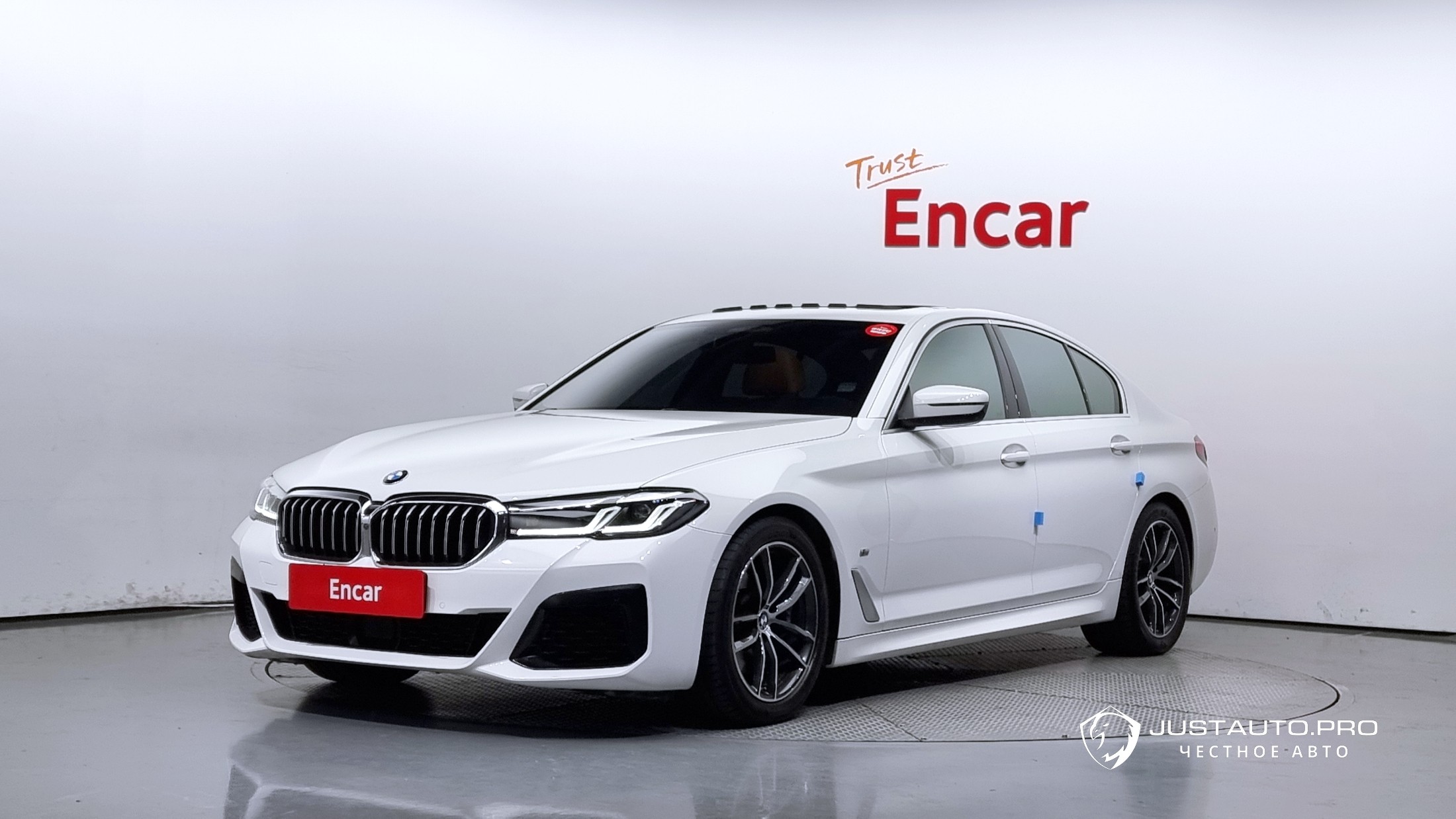 Автомобиль BMW 5-Series