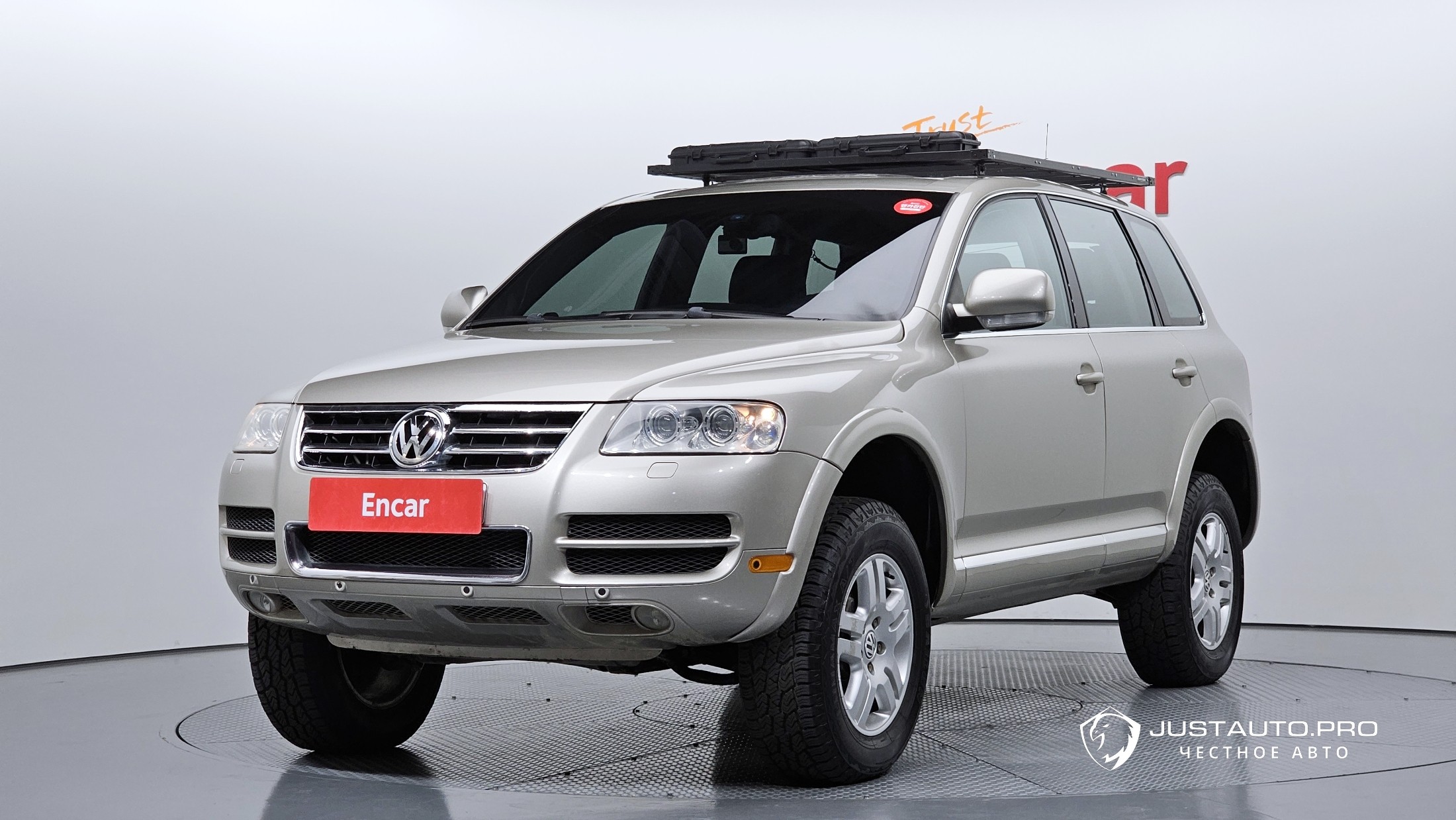 Автомобиль Volkswagen Touareg