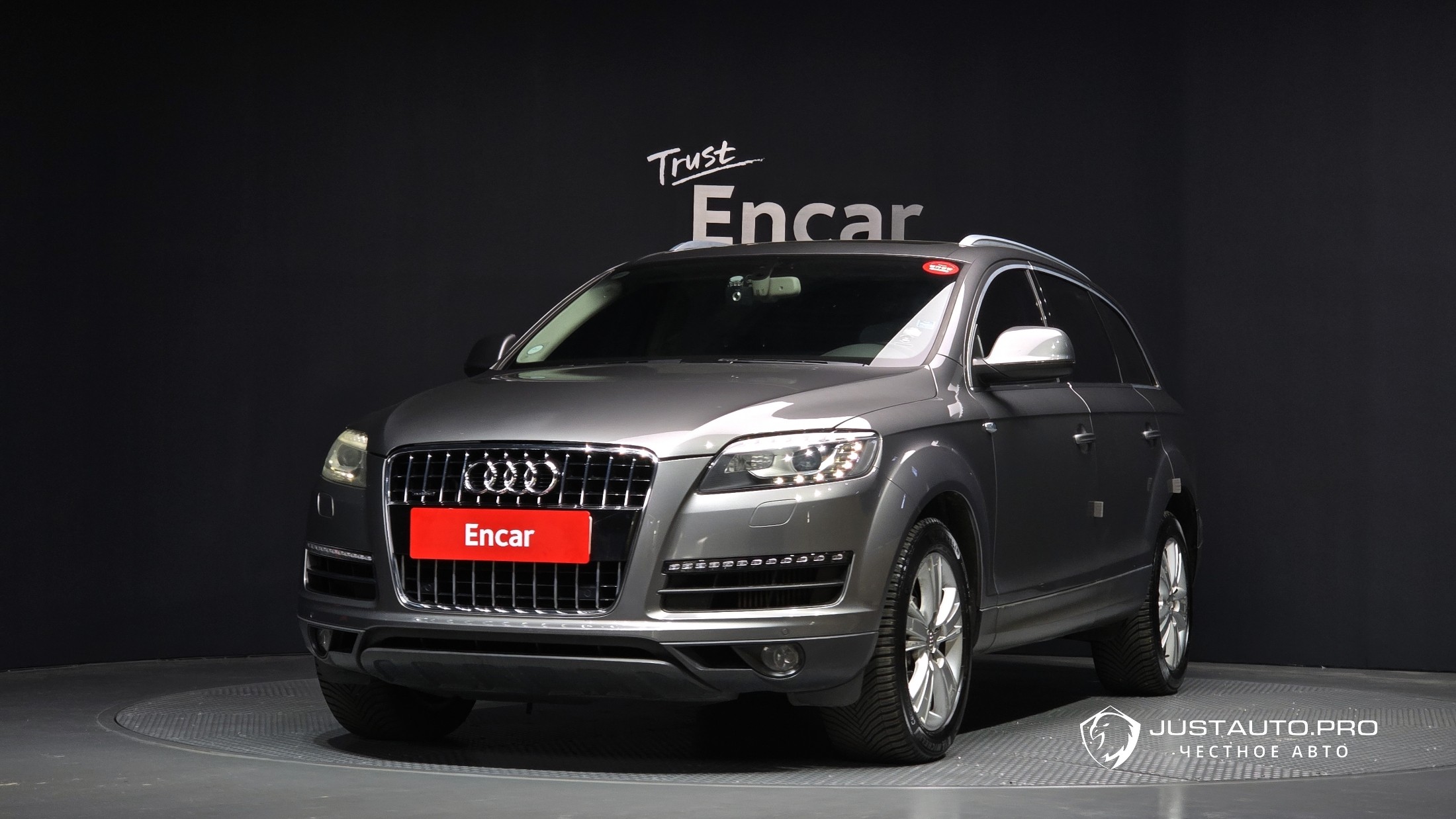 Автомобиль Audi Q7