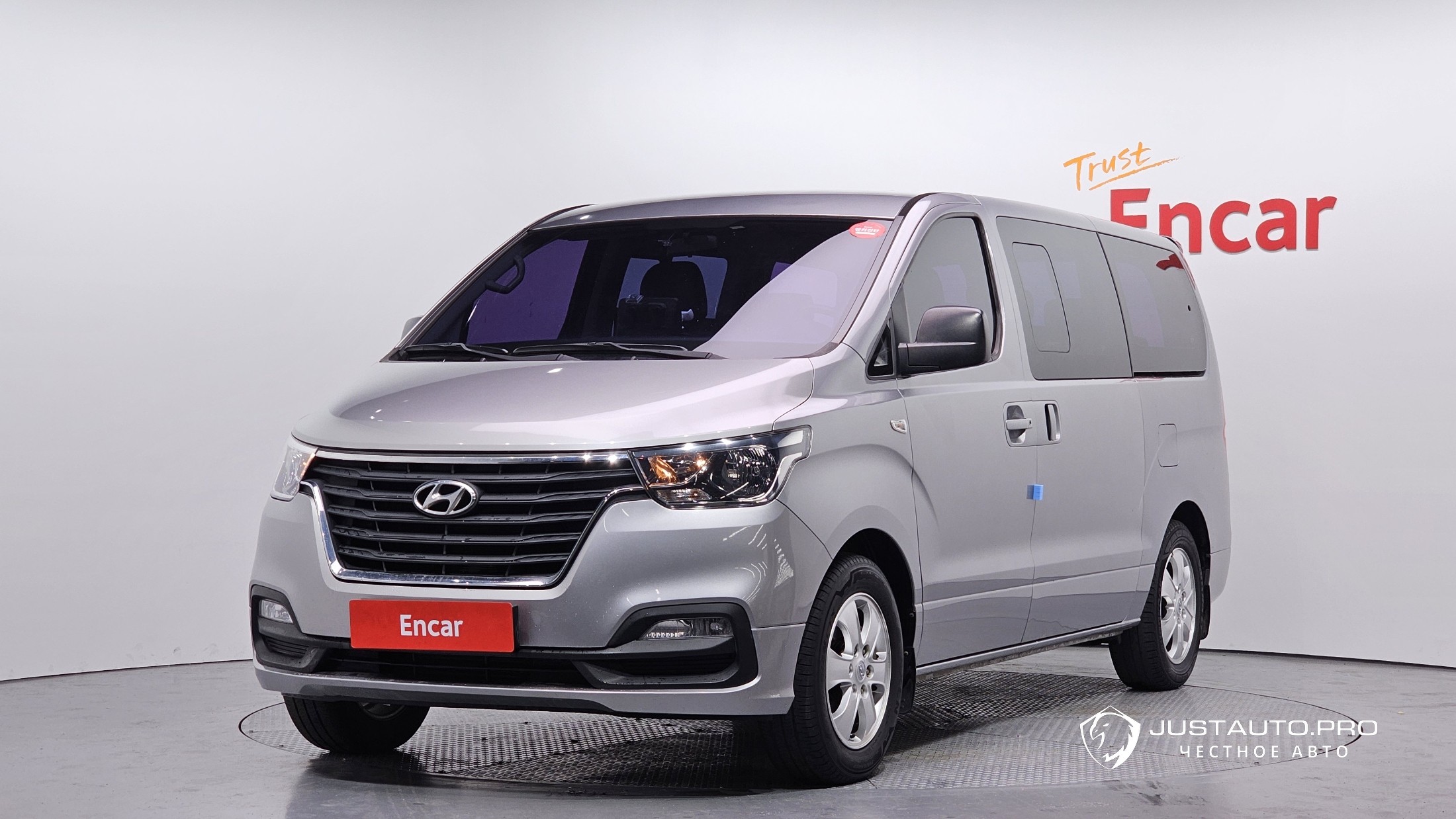 Автомобиль Hyundai Starex